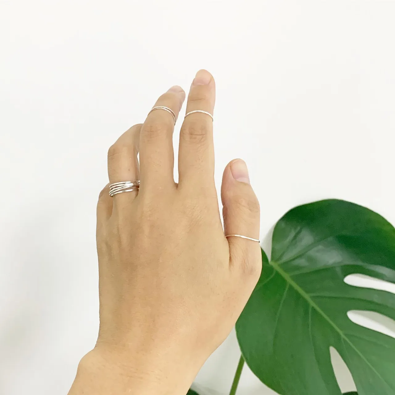Minimalist
Ring/bague
Silver 925 /argent massif 
I
o
h
c
o
Ë
s
n
i
m
 #bijoux #ring #silverring #jewelry #실반지 #레이어드 #레이어드링 #가드링 #가이드링 #주얼리 #반지 #커플아이템 #커플링 #미니멀리스트 #미니멀리스트주얼리 #실버링 #은반지 #handmade #핸드메이드 #ハンドメイド #指輪 #ジュエリー #シンプル #流行る #몬스테라 #협찬 #감사 #손연기
