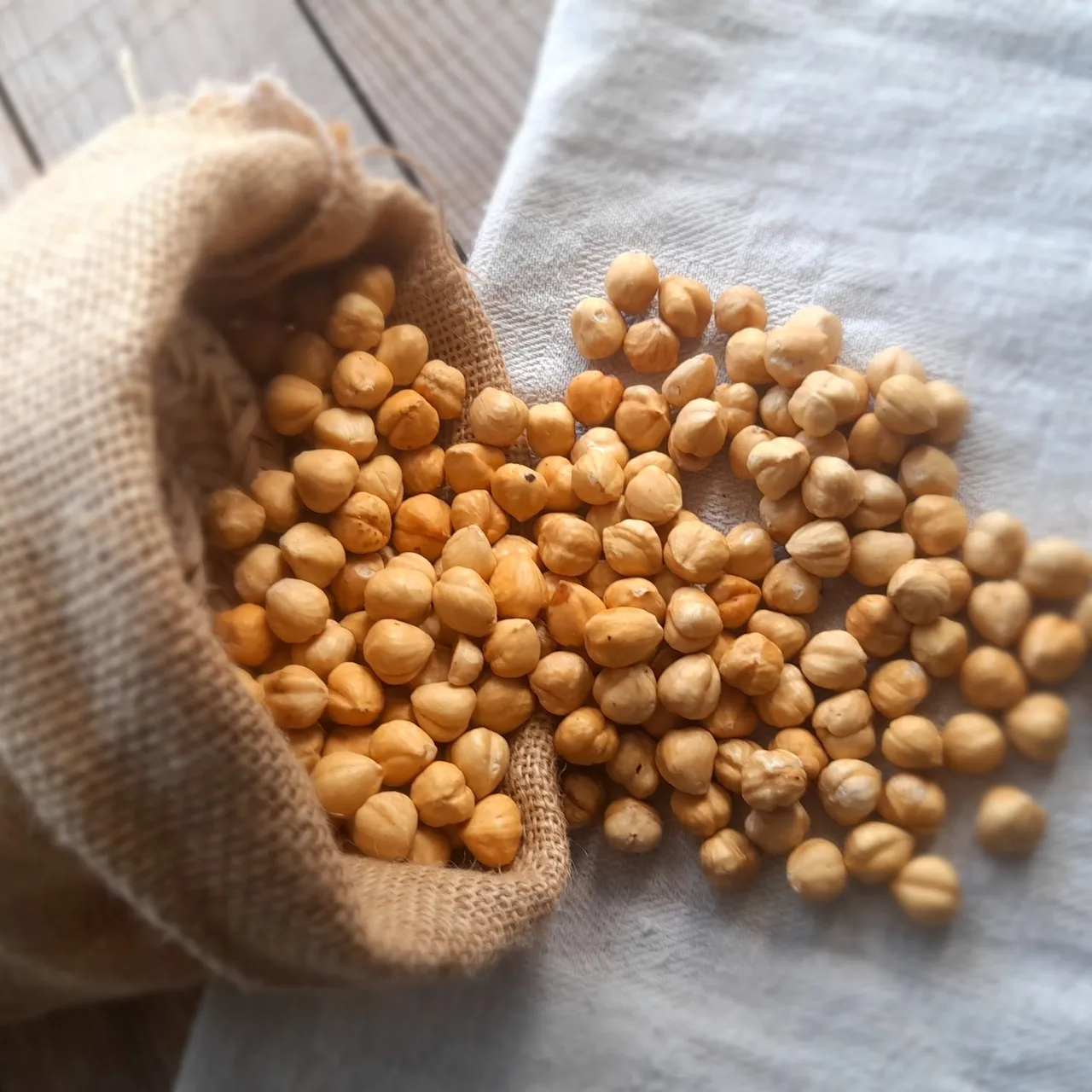 Organic Turkish Hazelnuts| Shelled-Roasted-Unsalted | Natural Hazelnuts Harvest 2022

#etsy #etsyshop #etsyseller #etsysellersofinstagram #homemade #turkishfood #hazelnut #hazelnuts #shelledhazelnuts #naturelhazelnut #organichazelnuts