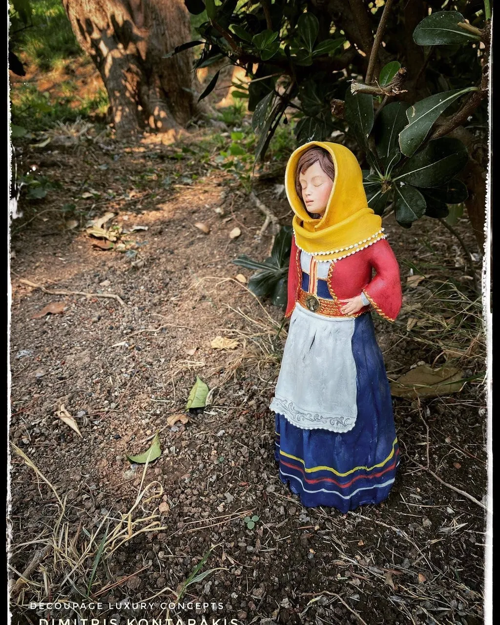 Σας παρουσιάζουμε την "Αγλαΐα" μια νοικοκυρά του χωριού με την παραδοσιακή της ενδυμασία. Δημιουργία του Δημήτρης Κονταράκης @dimitris_kontarakis  σε συνεργασία με την Areti Tori . Φτιαγμένη από έτοιμο γύψινο κεφάλι, αυτοξηρούμενο πηλό και ακρυλικά χρώματα. Δείτε τα γύψινα αγαλματάκια εδώ: ➡ https://www.xeirokamoto.gr/products/paverpol-ylika-gia-sklirynsi-yfasmatos/gypsina-agalmatidia #clayart #clay #crafts #craftsupplies