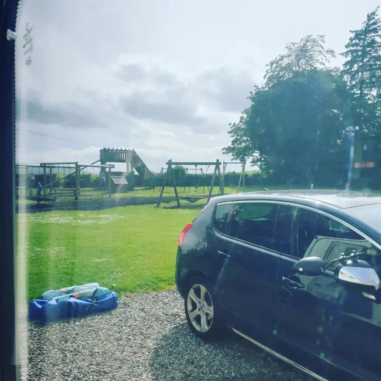 Happy Friday and have a great weekend. Hope you got the right bag to help you #weekend #longchamp #longchamplepliageclub #longchamplepliage #neoxs #longchampneo #longchampparis #bagorganizer #bagorganiser #caravan #caravanlife #familytime #swiftsport #visitscotland