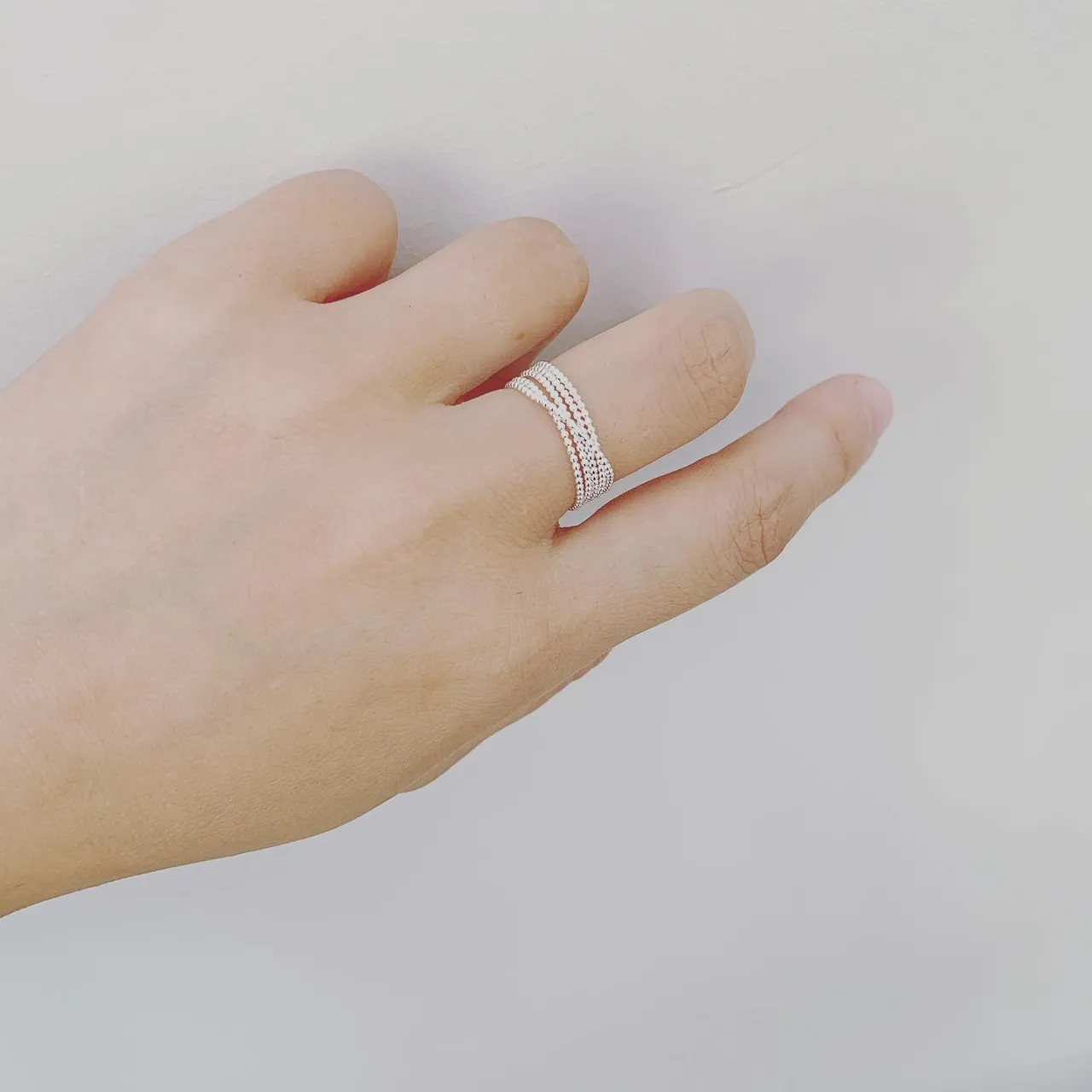 Princesse layerd perlée 
Bague 
Argent massif 
I
o
h
c
o
Ë
s
n
i
m
#ring #silver #jewelry #bijoux #argent #bague