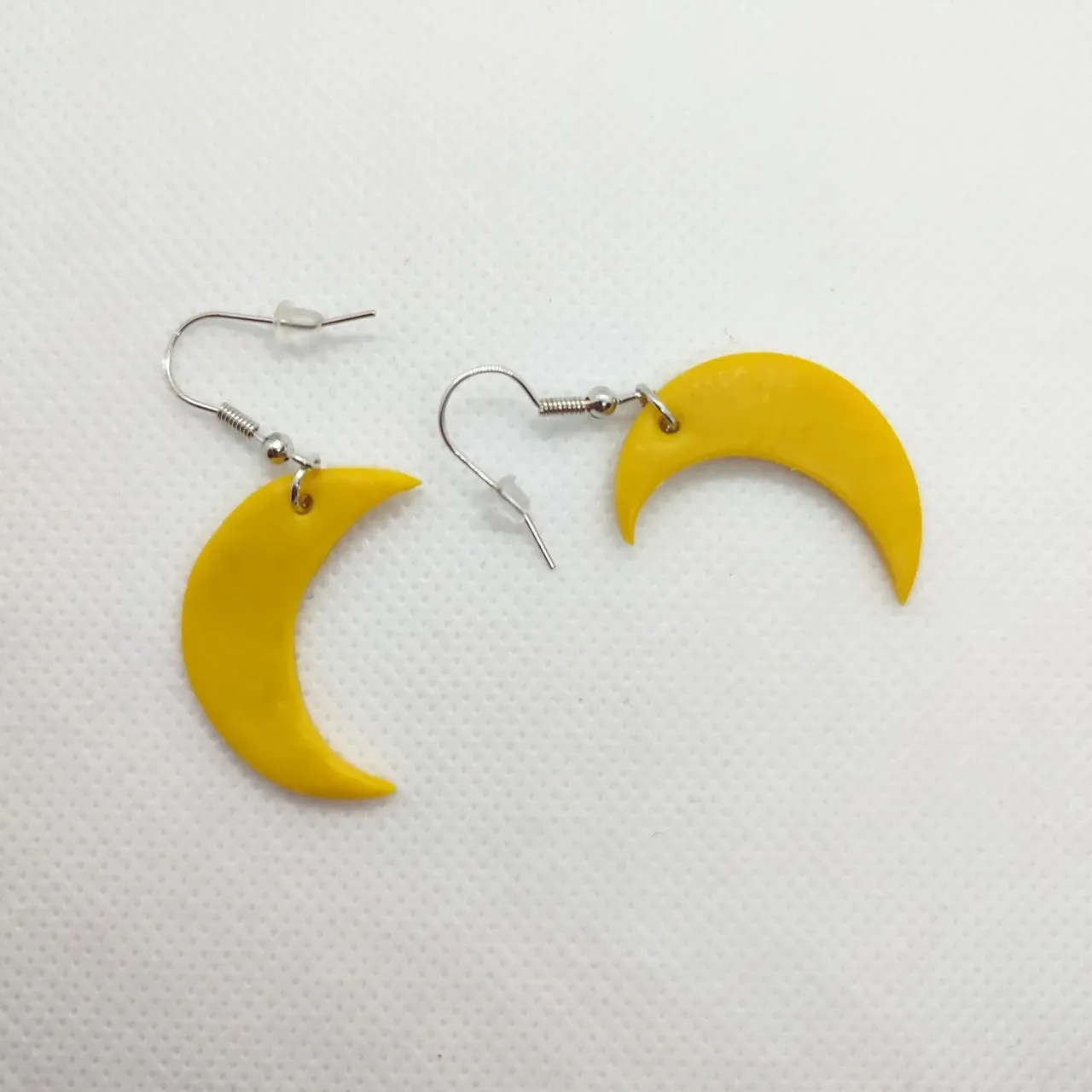 ¡Tenemos nuevos diseños! ¡Pack de regalitos! 💜 🌙
¿Os gustan?
......
New designs! Do you like these new earrings?
#earrings
#arcillapolimerica #artesania #artesanal #personalizables #pendientesartesanales #polimerclay #pendientes #luna #moon #handmadejewelry #handmade #handmadeearrings #regalo #gift