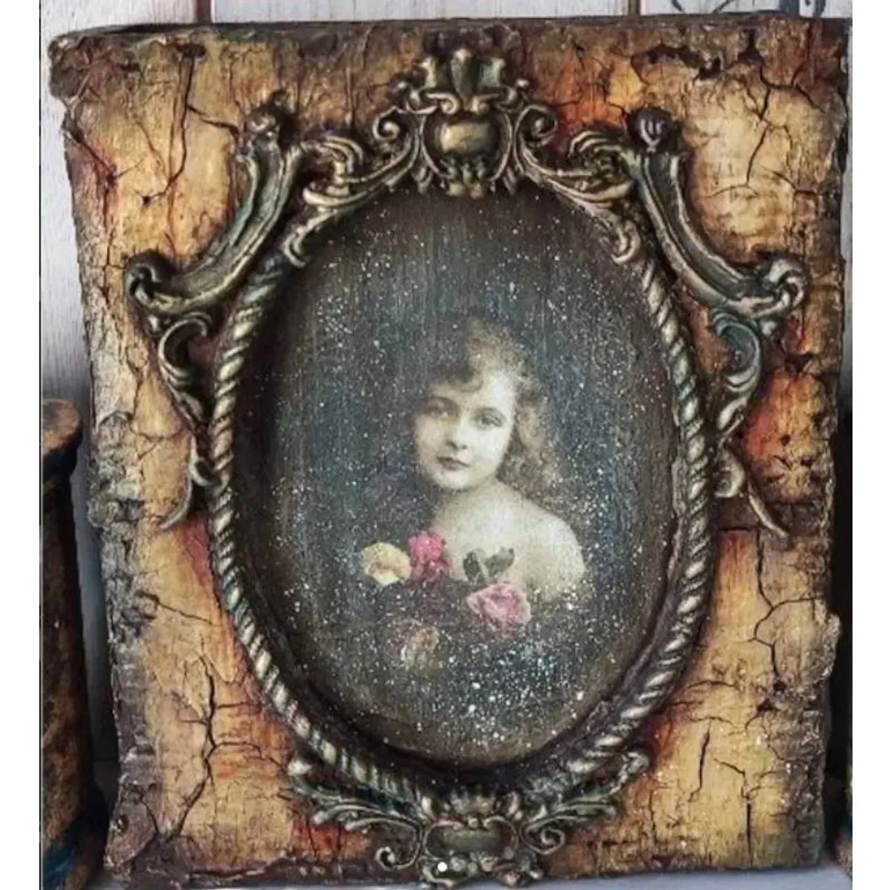 Για να θυμηθούμε κουτιά βιβλία που άφησαν την δική τους ιστορία στο Xeirokamoto. Παλιά και νέα αλλά όλα τους αγαπημένα με πολλούς θαυμαστές! #woodenbook #crafts #mixedmedia