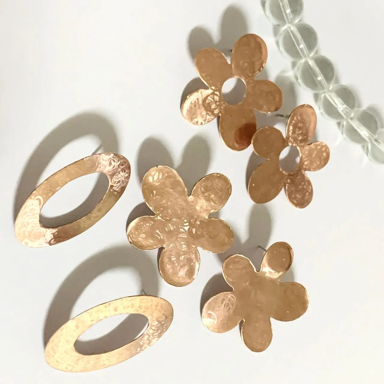 New collection
.
.
.
.
.
.
.
.
.
.
#jewelry #copper #earrings #bouclesdoreilles #flower #popflower #fleur #bijoux #cuivre #주얼리 #귀걸이 #팝아트 #팝아트주얼리 #볼드귀걸이 #핸드메이드 #handmade #metqlsmith