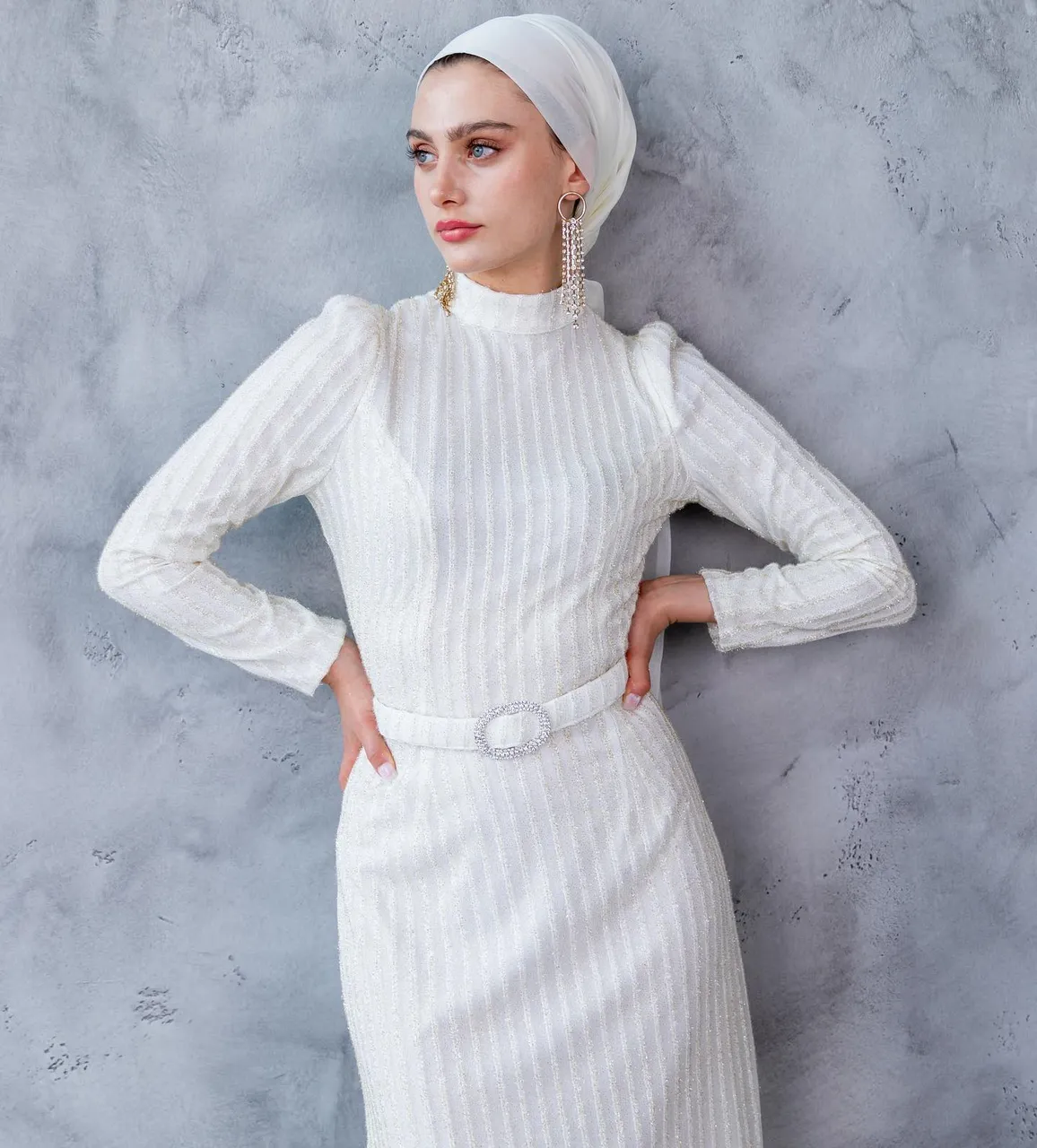 Zambak Abiye💕
Işıltı şeritli,tüm fizikleri zarifçe saran harika kalem elbisemiz yeni rengi zümrüt yeşiliyle ahunaredee
Detay güzellikleri ve harika renk seçenekleri kaydırmalıda💕
👉Koşulsuz İade veya Değişim
✈️Ücretsiz & Hızlı Kargo
☎️👉Whatsapp:+90 532 272 57 09
#tesettürabiyemodelleri #tesetturabiye #tasarımabiye #weddingdress #muslimweddingdress #kalemelbise #darelbise #sözelbisesi #nişanelbisesi#düğünelbisesi #muslimwear #hijabwear #kesfet#kesfetteyiz