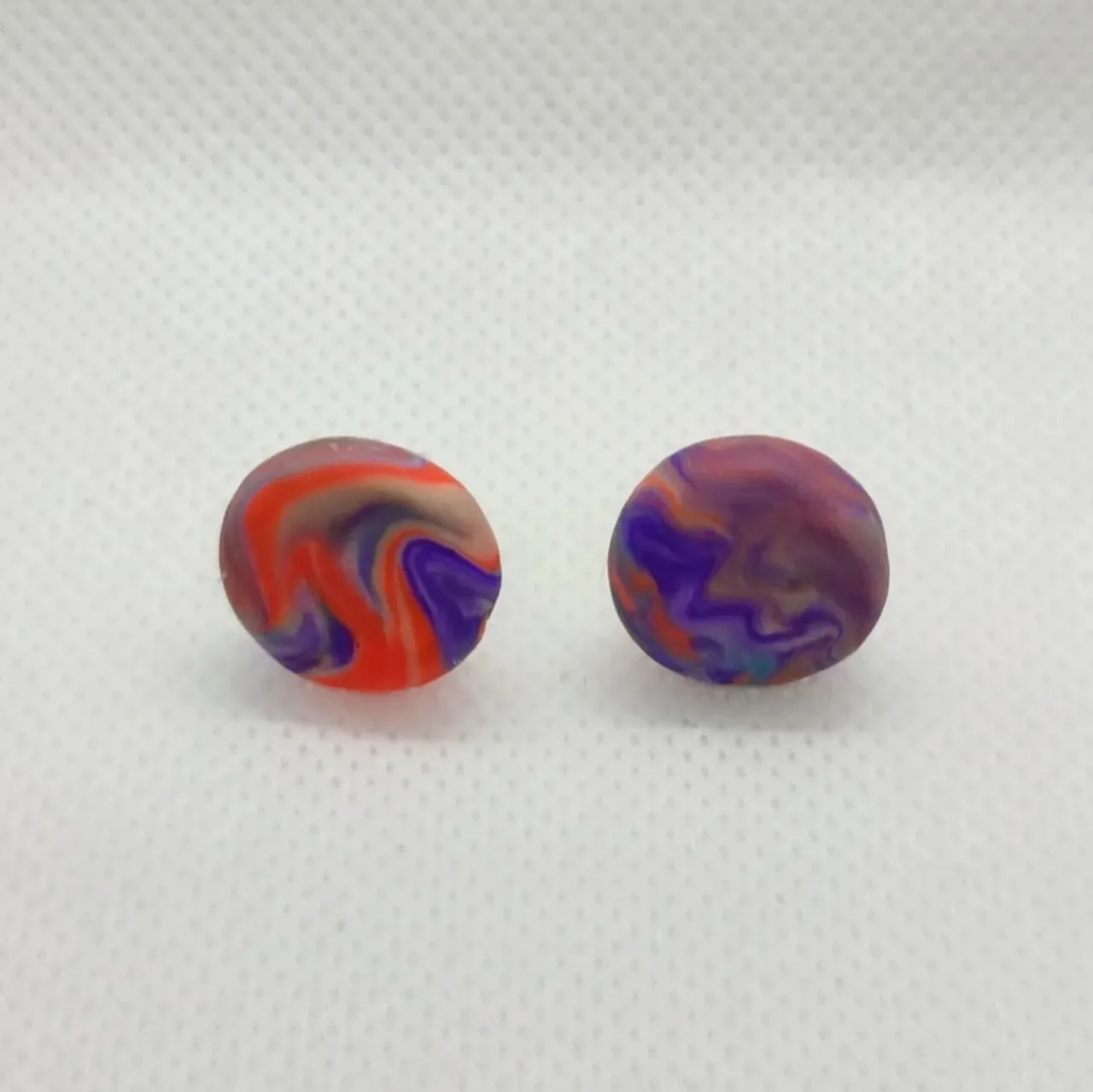 ¡Nuevos pendientes para tus fiestas de verano!🎉☀️
…........................
New earrings for your summer parties!🎉☀️

#handmadejewelry #handmade #handmadeearrings #summer #summerparties #fiesta #verano#personalizables #pendientesartesanales #pendientes #arcillapolimerica #artesania #artesanal #polimerclay