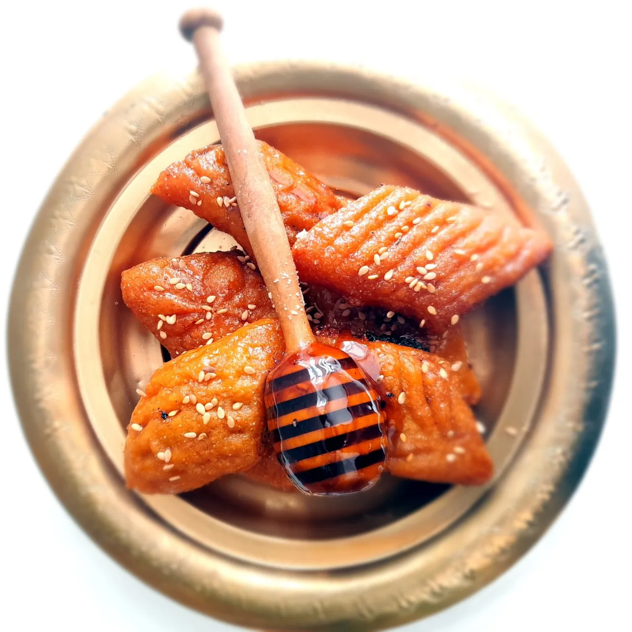 Makroute | Traditional Handmade Date Stuffed Cookies | Tunisian, Algerian, Moroccan, North African, Maghreb Mamoul Fried Cookies Honey Dates

#etsy #etsyshop #etsyseller #etsysellersofinstagram #turkishfood #algerianfood #tunisianfood #maroccansnack #maamoul #cookies