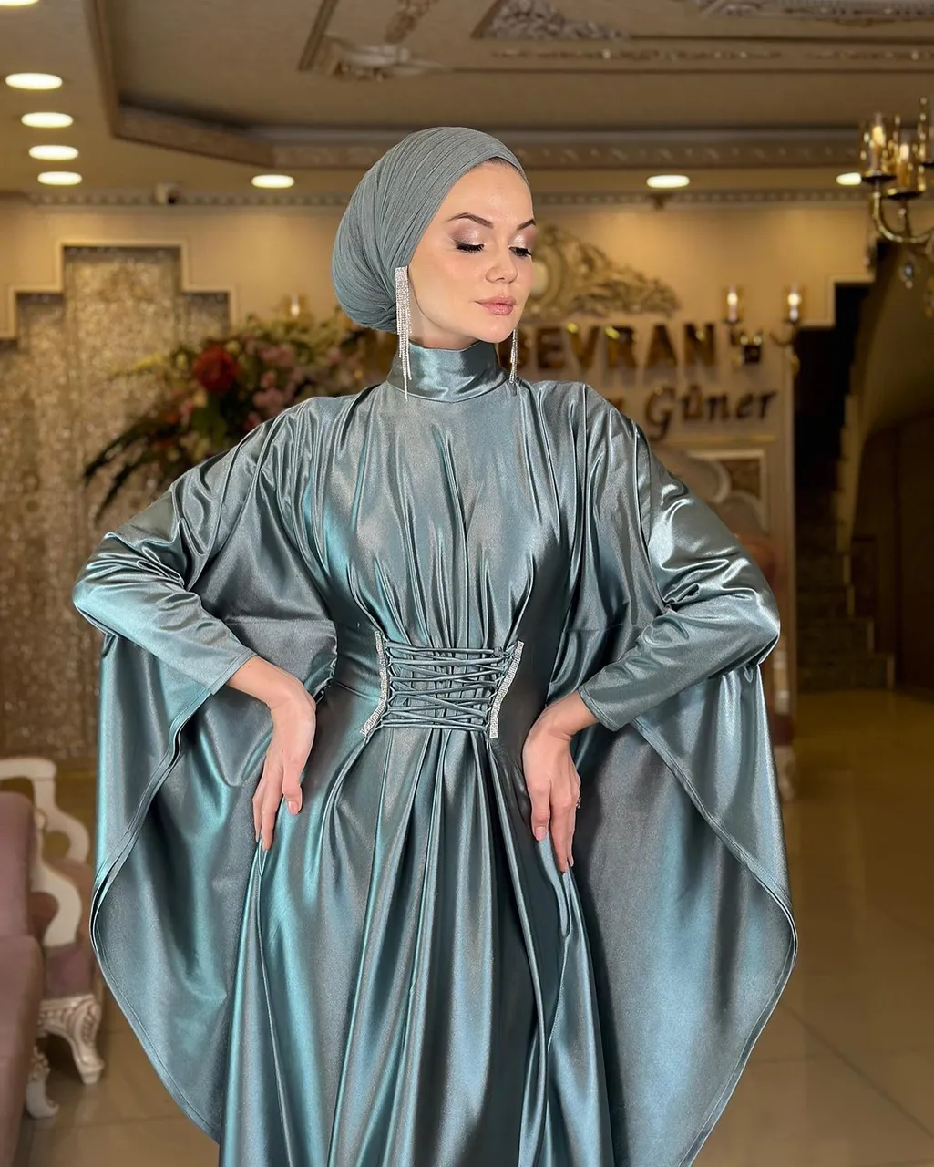 Kuğu Abiye - Özel Tasarım 😍
Kuğu gibi hissetmek isteyenlere 💃
İndirimli fiyatıyla şimdi satışta. 
38-44 Beden Aralığı 💃
5 renk seçeneği (Sağa Kaydırın) 🌈
Türkiye ve Tüm Dünyaya Hızlı Kargo 🛩
Kredi Kartına Taksit İmkanı

Kugu Hijab Evening Dress😍
38-44 EU Sizes Available
5 Color Option 🌈
Wordwide Express Delivery 🚚 
#tesettürabiyemodelleri #hijabfashion #hijablove #tesetturbutik #tesetturnisanlik #hijab #hijabootd