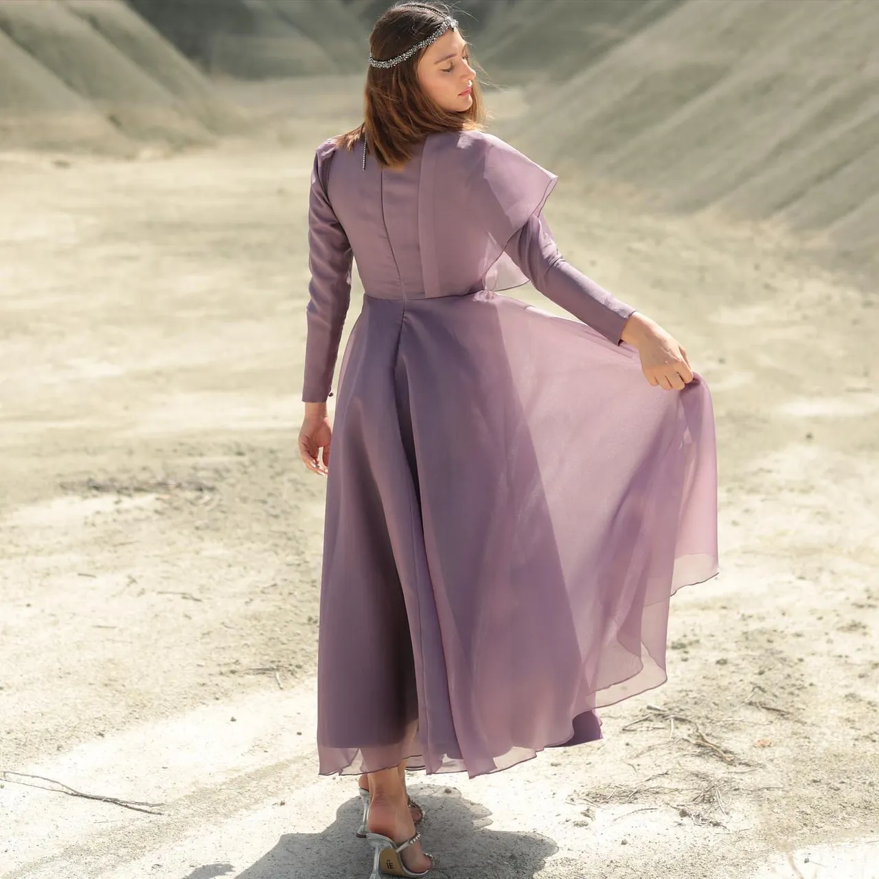 Bella Abiye💕
Harika işlemeleri,organze şifondan uçuşlu tasarımıyla ahunarede💕
Detay güzellikleri ve renk seçenekleri kaydırmalıda
👉Koşulsuz İade veya Değişim
✈️Ücretsiz & Hızlı Kargo
☎️👉Whatsapp:+90 532 272 57 09
#tesetturabiye #kalemabiye #kalemelbise #tasarımabiye #weddingdress #muslimweddingdress #muslimwear #hijabwear #modestwear #sözelbisesi #nişanelbisesi #davetelbisesi #eveningdressmalaysia #eveningdress#tasarımelbise #eventdress#weddingwear#modestwear #modestclothing#prensesabiye #organzeabiye#kesfetteyiz #kesfetteyim #kesfettengelenler