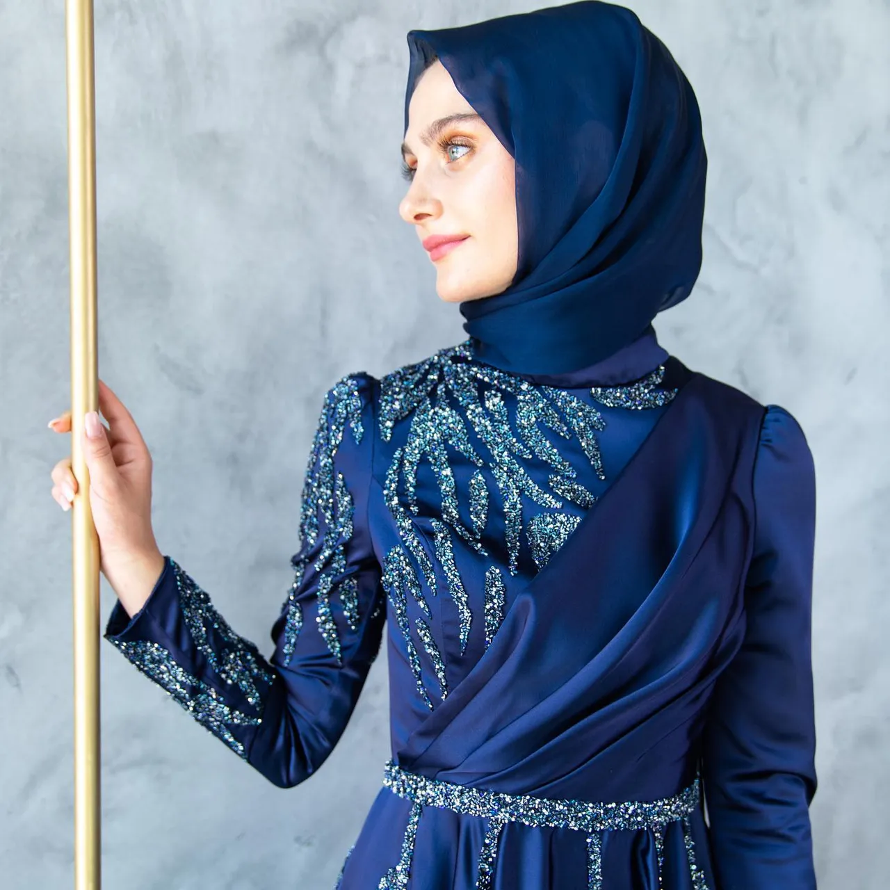 Hazal Abiye💕
En sevilen tasarım,vazgeçilmez gözalıcı lacivert rengiyle şimdi ahunarede💕

👉Koşulsuz İade veya Değişim
✈️Ücretsiz & Hızlı Kargo
☎️👉Whatsapp:+90 532 272 57 09
#tesetturabiye #tasarımabiye #weddingdress #muslimweddingdress #muslimwear #hijabwear #modestwear #modestclothing #modestdress #sözelbisesi #nişanelbisesi #davetelbisesi #eventdress #eveningdress #eveningdressmalaysia