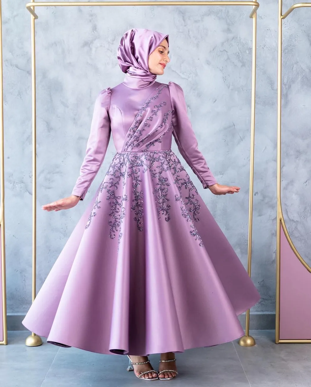 Volume Abiye💕
Hacimli kumaşı,gözalıcı ışıltılı işlemeleriyle volume abiyemiz lacivert asaletiyle en şıklardan💕
Nefis renk seçenekleri ve detay güzellikleri kaydırmalıda💕
👉Koşulsuz İade veya Değişim
✈️Ücretsiz & Hızlı Kargo
☎️👉Whatsapp:+90 532 272 57 09
#tesettürabiye#tasarımabiye #weddingdresses #muslimweddingdress #hijabwear #davetkıyafetleri#eveningdress #muslimwear #modestfashion #modesteveningdress #weddingdressgoals#sözelbisesi #nişanelbisesi #düğünelbiseleri #weddingdressmalaysia #kesfetteyiz #kesfetteyim#eveningdress #eveningdressmalaysia