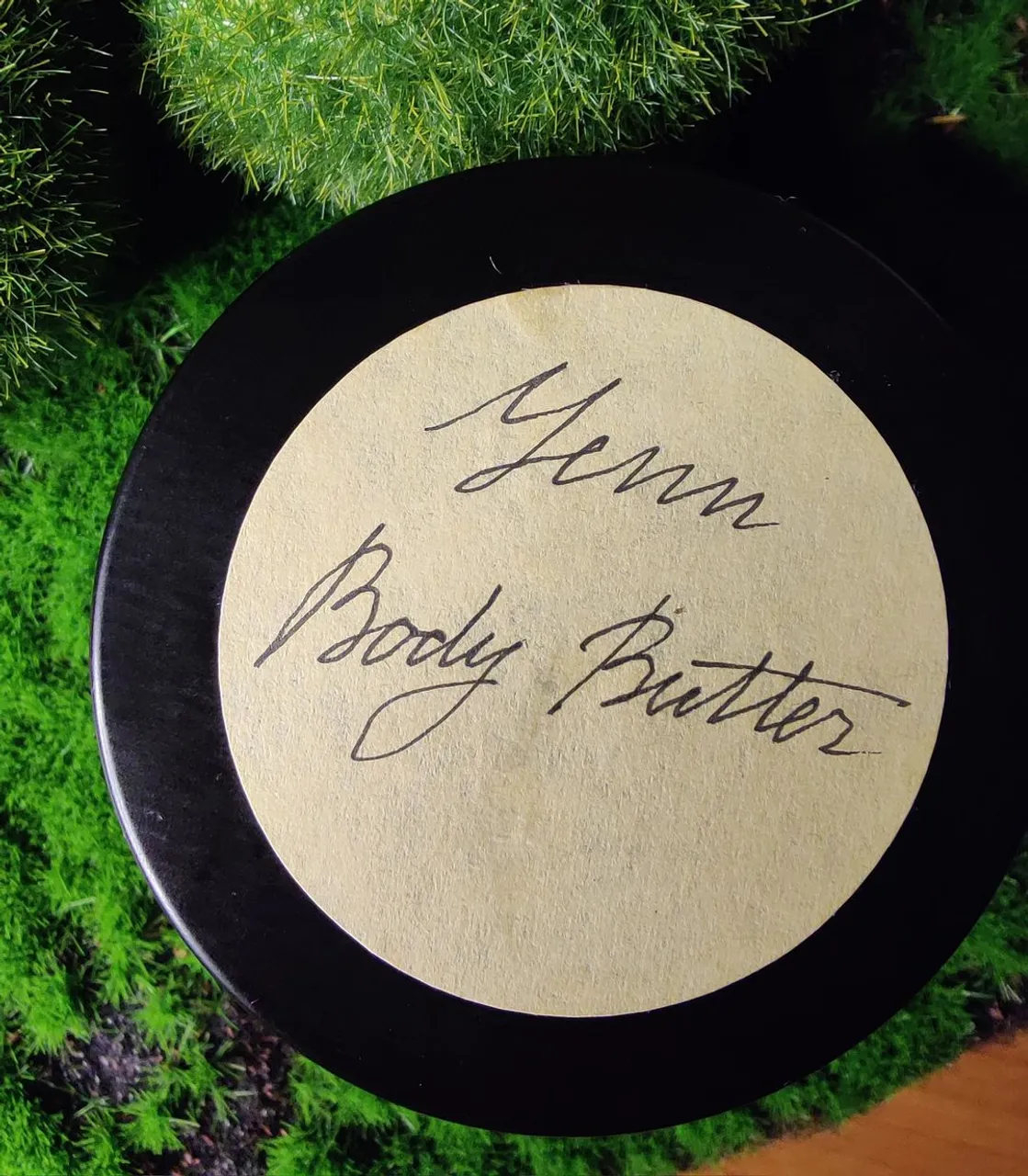 So glad I was finally able to add my own body butter to the shop. It's extra nourishing, something I wanted to make for myself for awhile, since I suffer a lot with my dry hands in winter. Shea butter, cocoa butter, calendula oil, vitamin E and sweet almond oil. I'm already using it every day 🥰

https://www.etsy.com/listing/1305934514/body-butter-yenn-lilac-and-gooseberries

#etsy #artisan #yennefer #lilacgooseberries #witcher #bodybutter #handmade #azuraslab