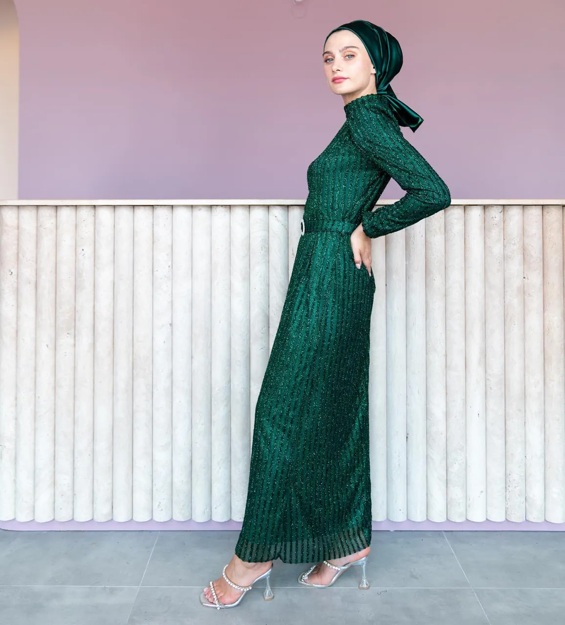 Zambak Abiye💕
Işıltı şeritli,tüm fizikleri zarifçe saran harika kalem elbisemiz yeni rengi zümrüt yeşiliyle ahunaredee
Detay güzellikleri ve harika renk seçenekleri kaydırmalıda💕
👉Koşulsuz İade veya Değişim
✈️Ücretsiz & Hızlı Kargo
☎️👉Whatsapp:+90 532 272 57 09
#tesettürabiyemodelleri #tesetturabiye #tasarımabiye #weddingdress #muslimweddingdress #kalemelbise #darelbise #sözelbisesi #nişanelbisesi#düğünelbisesi #muslimwear #hijabwear #kesfet#kesfetteyiz