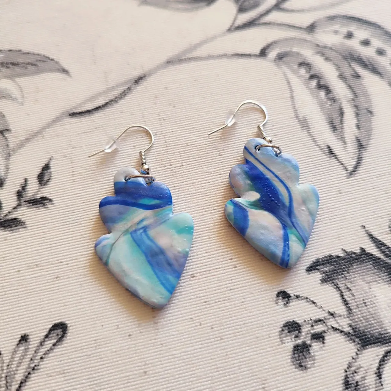 Choose your colour! 💙

#personalizables #personalize #arcillapolimerica #artesania #artesanal #handmadejewelry #handmade #etsy #etsyshop #blue #pendientes #pendientesartesanales #polimerclay