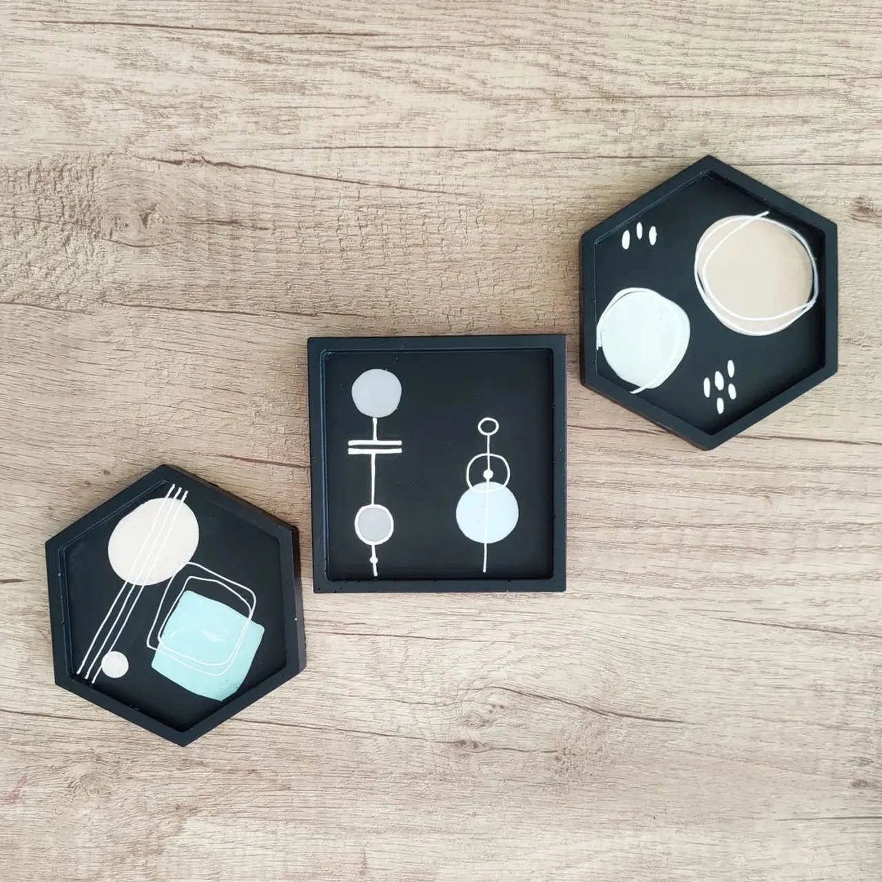 Some new pieces in black abstract collection 🖤
Already on Etsy
Happy Monday and a great week ✨
.
.
.
#blackandwhite
#abstractpainting
#jesmonitedecor
#jesmonitedesign
#etsyseller
#smallbusinessowner
#minimalism
#jesmonite
#jewellerydish
#decorativetray
#cozyhome
#candleholder
#lithuania
#lineart