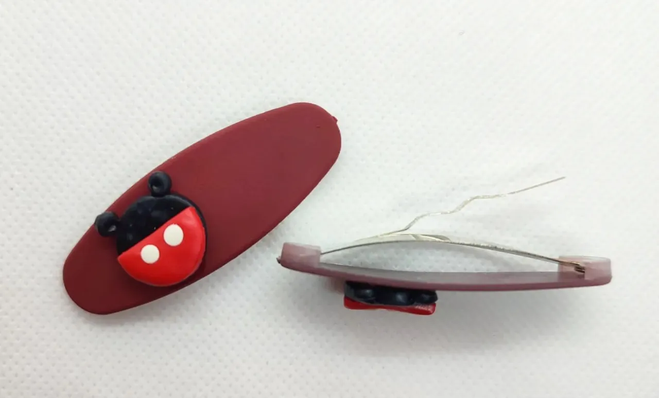 ¡Nuevos productos!!❤️🖤
.......
New products!!❤️🖤
#newproduct #gift #arcillapolimerica #artesania #artesanal #personalizables #horquillas #disney #handmadejewelry #handmade #hairpin #mickeymouse #mickey