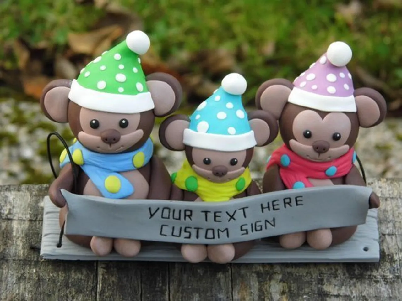 The most magical time of the year is coming, and what is the better way to cheer up your home and Christmas tree than with this unique and adorable handmade Christmas Ornament!
Personalized with your last name, first names of your family members, quote, wishing Merry Christmas,....the list goes on and on, and it's up to you what kind of sign do you want!
Makes a great Christmas gift or family keepsake ornament for many years to come. 😉
You will find shop in my bio 👉
#Christmasornament #Christmas2018 #Christmas_time_ig #Christmastreedecorating #familyornament #monkeys #monkeyfamily #Etsyseller #firstChristmas #smallbusiness #lovecreating #polymerclay #handmade #monkeyornament #Christmas #Christmasgifts #Christmastime