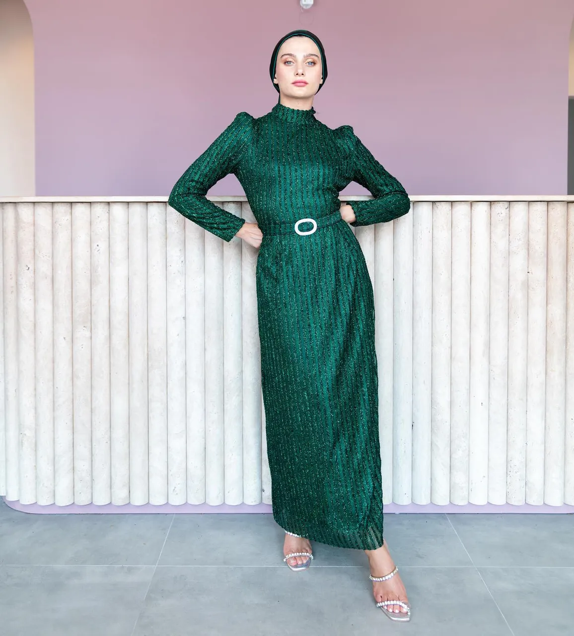 Zambak Abiye💕
Işıltı şeritli,tüm fizikleri zarifçe saran harika kalem elbisemiz yeni rengi zümrüt yeşiliyle ahunaredee
Detay güzellikleri ve harika renk seçenekleri kaydırmalıda💕
👉Koşulsuz İade veya Değişim
✈️Ücretsiz & Hızlı Kargo
☎️👉Whatsapp:+90 532 272 57 09
#tesettürabiyemodelleri #tesetturabiye #tasarımabiye #weddingdress #muslimweddingdress #kalemelbise #darelbise #sözelbisesi #nişanelbisesi#düğünelbisesi #muslimwear #hijabwear #kesfet#kesfetteyiz