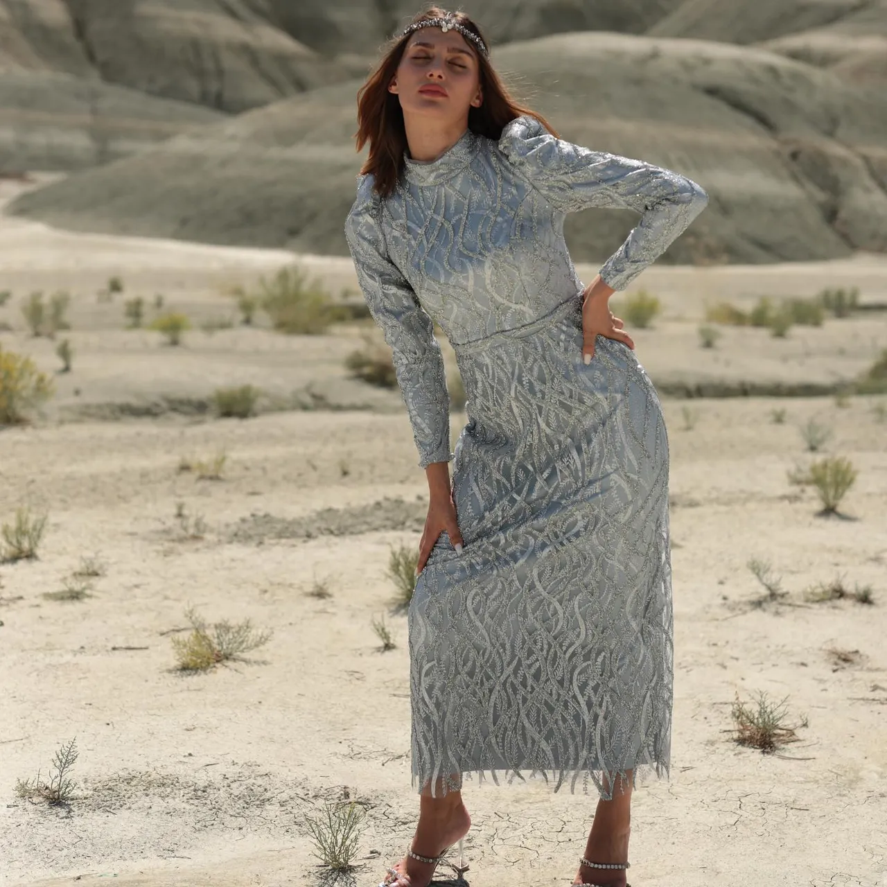 Sima Abiye💕
Gözalıcı ışıltılarıyla çok özel kalem tasarımımız tüm zarif renkleriyle ahunarede💕
Peki sizin favoriniz hangi rengi? seçenekler kaydırmalıda
👉Koşulsuz İade veya Değişim
✈️Ücretsiz & Hızlı Kargo
☎️👉Whatsapp:+90 532 272 57 09
#tesetturabiye #kalemabiye #kalemelbise #tasarımabiye #weddingdress #muslimweddingdress #muslimwear #hijabwear #modestwear #sözelbisesi #nişanelbisesi #davetelbisesi #eveningdressmalaysia #eveningdress#tasarımelbise #eventdress#weddingwear#modestwear #modestclothing #kesfetteyiz#dügünelbisesi #davetelbise #kesfetteyim