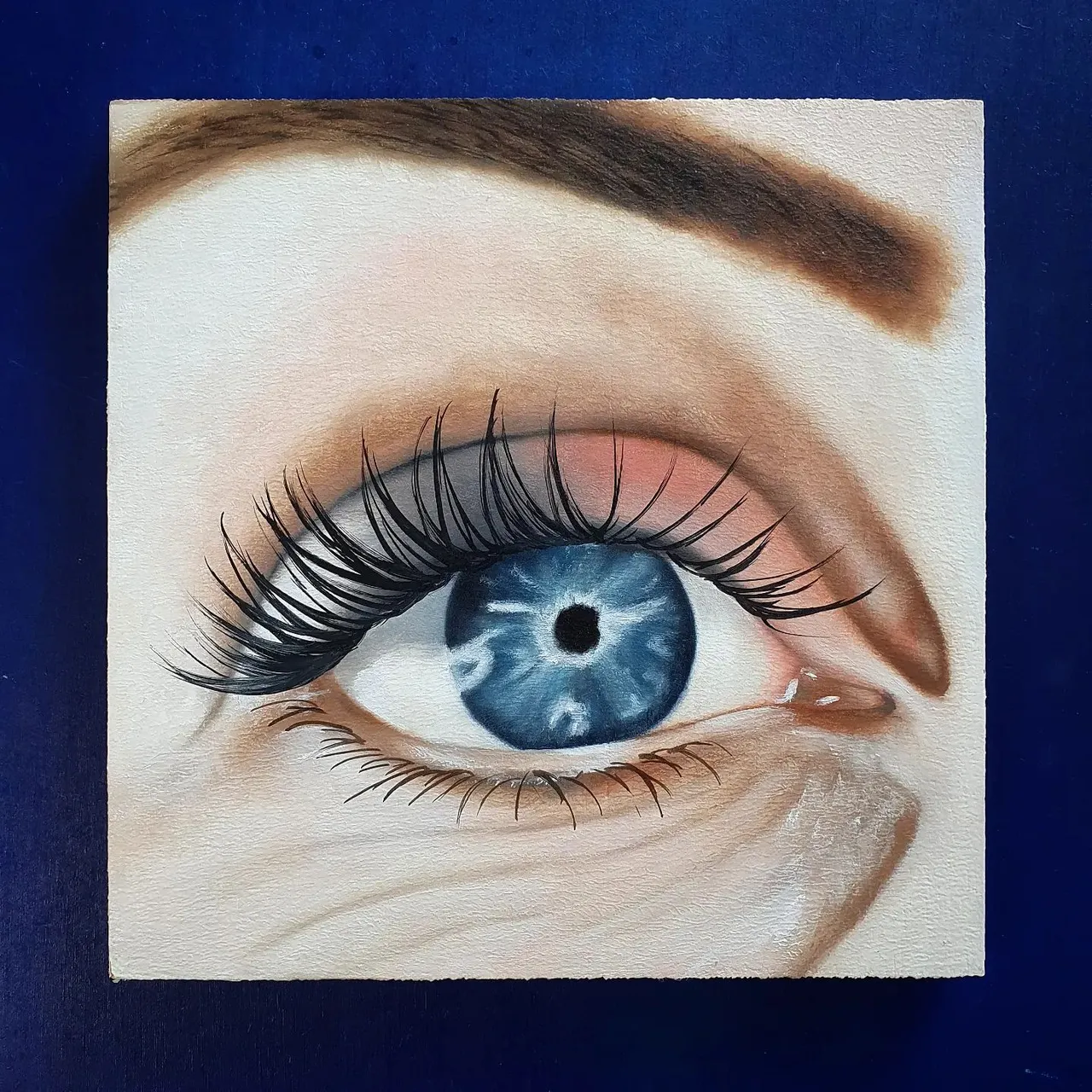 Eye: Lisanne v/d Berg
We've opened our eyes
Oil on wood
20x20cm
Story of Lisanne:
I was always gullible until I came to the Malieveld at the first demonstration. I will never forget the violence I saw there, how the news pages were framed and how we were being lied to, which opened my eyes wide.
From that moment on, more things started to strike me and so I am not able to close my eyes to them anymore. In the meantime, IĀ lost count of how many actions and demonstrations I have been to, and how much violence I have seen from the police but also a lot of connections with loving people. Bizarre when you have an image in mind and then figure out that it is not correct at all. But I am so glad that I was able to wake up.
I am still looking for more eyes to paint, so are you interested in participating šš¼
https://www.debbievervoort.com/project-info