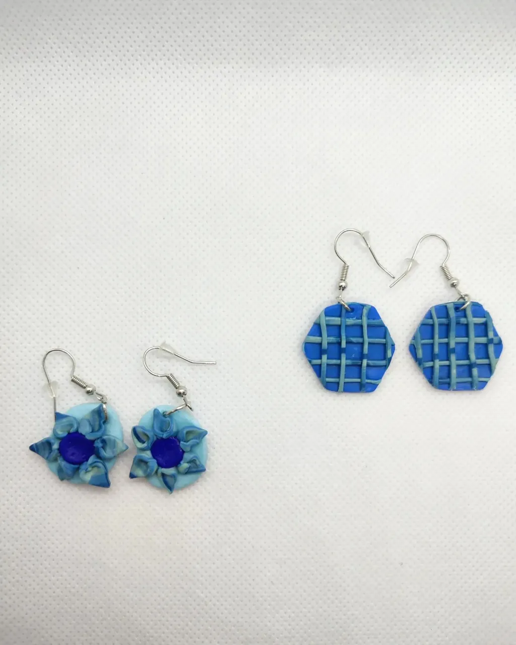 ¡Todo al azul! 💙

#newcolours #newmodels #newproduct #handmadejewelry #handmade #handmadeearrings #earrings #personalizables #pendientesartesanales #pendientes #arcillapolimerica #polimerclay #artesania #artesanal #azul #blue