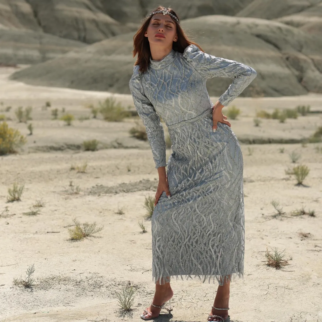 Sima Abiye💕
Gözalıcı ışıltılarıyla çok özel kalem tasarımımız tüm zarif renkleriyle ahunarede ve kaydırmalıda💕
👉Koşulsuz İade veya Değişim
✈️Ücretsiz & Hızlı Kargo
☎️👉Whatsapp:+90 532 272 57 09
#tesetturabiye #kalemabiye #kalemelbise #tasarımabiye #weddingdress #muslimweddingdress #muslimwear #hijabwear #modestwear #sözelbisesi #nişanelbisesi #davetelbisesi #eveningdressmalaysia #eveningdress #eventdress#weddingwear#modestwear #modestclothing #kesfetteyiz