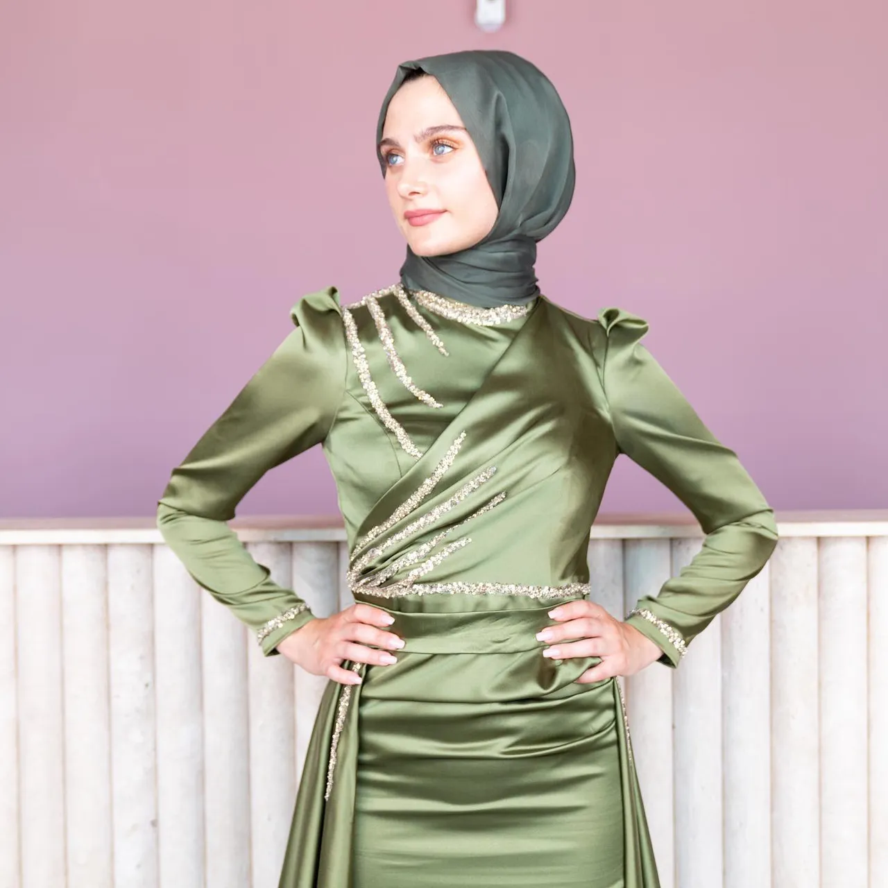 Asil Abiye💕
Tüm asaletiyle özel bir tasarım daha ahunarede
Düz kesim drapeli oturan iç elbisesi,seyyar kuyruklu eteğiyle özel günleriniz için tasarlandı💕
Harika renk seçenekleri ve detay güzellikleri kaydırmalıda💕
👉Koşulsuz İade veya Değişim
✈️Ücretsiz & Hızlı Kargo
☎️👉Whatsapp:+90 532 272 57 09
#tesettürabiyemodelleri #tesettürelbiseler #tesetturabiye #tasarımabiye #weddingdresses #muslimweddingdress #muslimweddingindonesia #muslimwear #hijabwear #sözelbisesi #nişanelbisesi #davetelbisesi #eventdress #eveningdress #muslimwear #hijabwear #kesfetteyiz