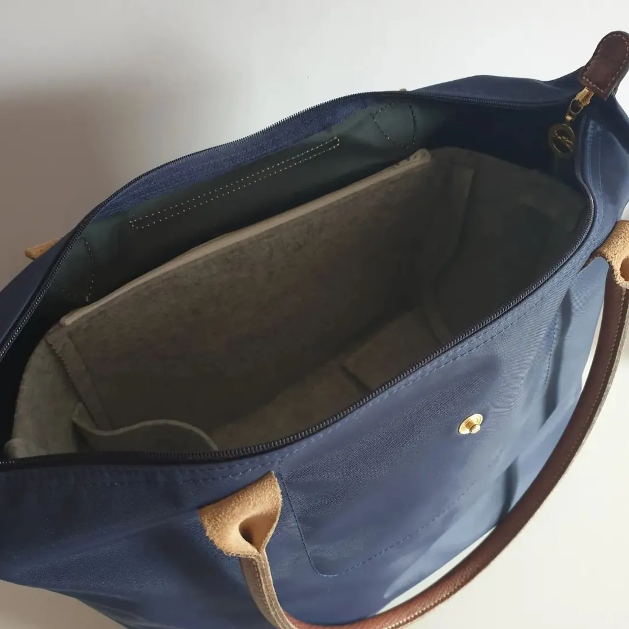 Edinburgh kinda day with 3 lovely local customers. Thank you @eggcommunity for letting me promote my small business! @longchamp #longchampparis #longchamplepliageclub #longchamplepliage #mulberrybag #mulberrybayswater #edinburghblooms #edinburghbusiness #edinburgh #egg #amberleyhobo #mulberryamberley #bayswater