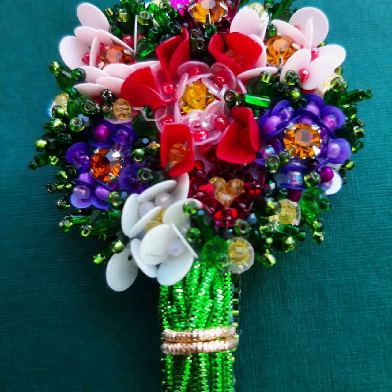 Прекрасный букет готов радовать. Украсит любой наряд.
#брошьсбисера #брошьукраина #купитьброшь #брошьвподарок #брошьспайеток #брошьсвоимируками #вышитаяброшь #брошьхендмейд #handmadebrooch #beadedbrooch #buybrooch 
🇺🇦🇺🇦🇺🇦Для заказа по Украине 
https://shafa.ua/member/olgashulgina20
И https://shulginaolga2.crafta.ua/
🌏🌏🌏🌎🌎🌎🌍🌍🌍🌍🌍🌍Доставка в другие страны 
https://www.etsy.com/shop/DigiUniquePrintBox?ref=seller-platform-mcnav