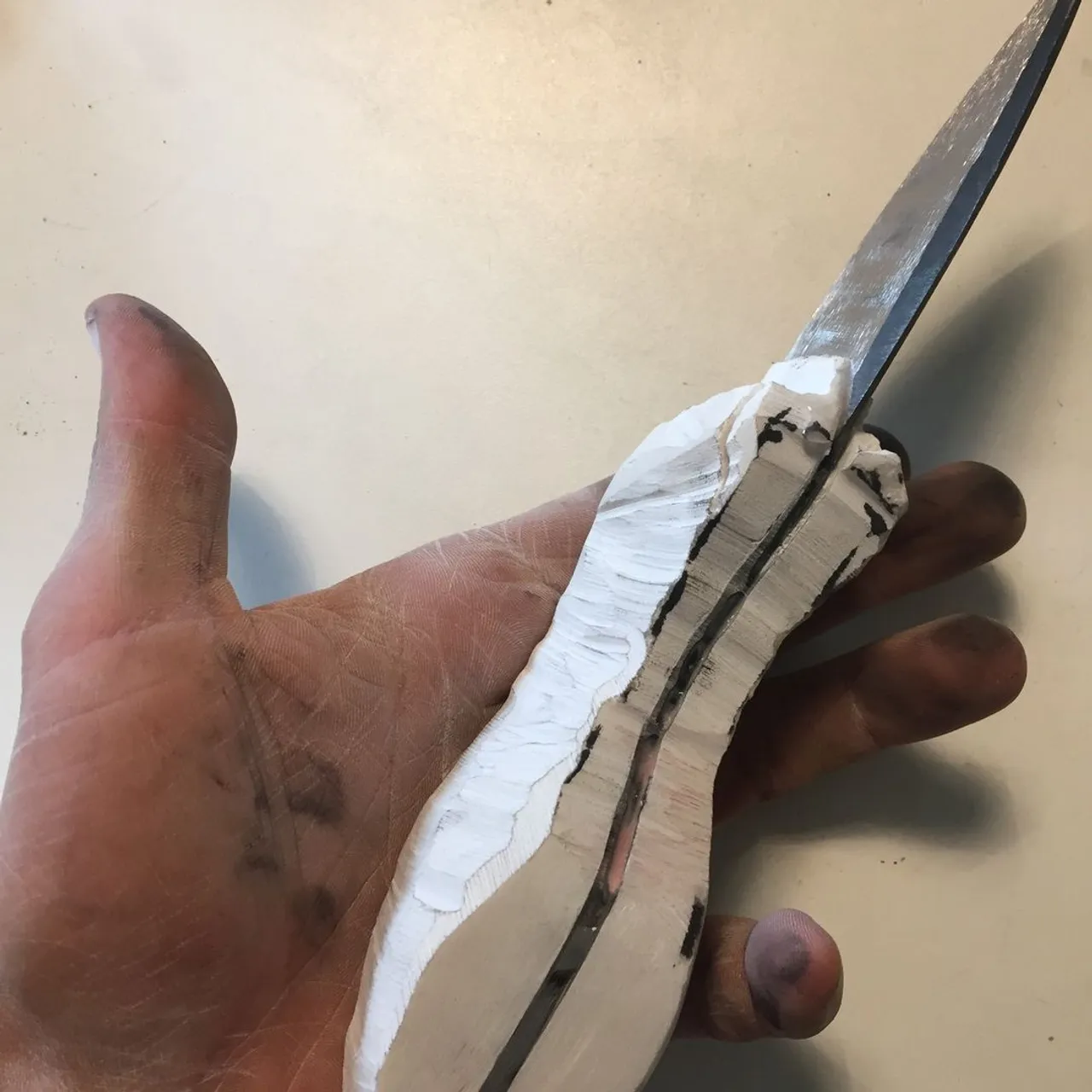 Et le Cout'ours est né !

Lame en damas motif plume, manche en marbre blanc 

Prix : sur devis (celui là est un cadeau mais pour un de ce genre c'est à partir de 650€)

#knife #couteau #brutdeforge #forge #art #artisanatfrancais #artisanatdart #artisanat #sculpture #sculptureart #ours #sculptureenmarbre #marbreblanc #whitebear