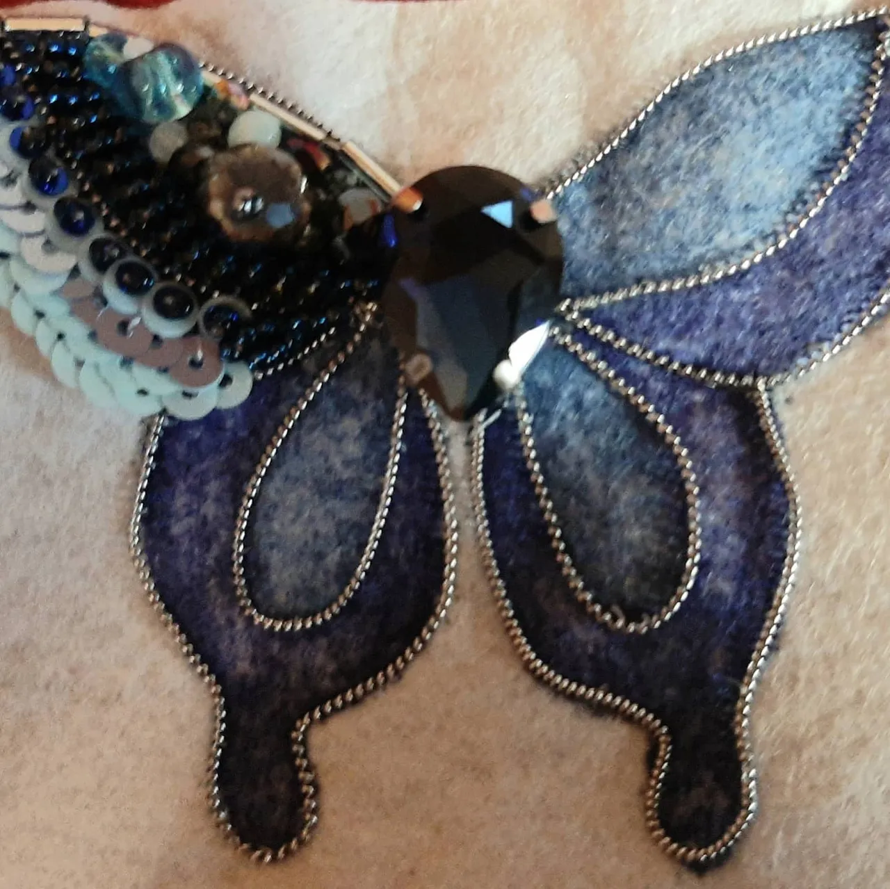 Брошь бабочка. Выполнена на заказ. Возможен повтор в разных цветовых решениях. #брошьбабочка #подарок2021 #present2021 #брошьназаказ
 Купить или заказать украшения ручной работы на сайте по очень хорошей цене.
#брошьсбисера #брошьукраина #купитьброшь #брошьвподарок #брошьспайеток #брошьсвоимируками #вышитаяброшь #брошьхендмейд #handmadebrooch #beadedbrooch #buybrooch
🇺🇦🇺🇦🇺🇦🇺🇦🇺🇦 Для заказа по Украине 
https://shafa.ua/member/olgashulgina20
И https://shulginaolga2.crafta.ua/
🌏🌎🌍🌎🌏🌎🌍🔥👚👚👚🔥🔥Доставка в другие страны 
https://www.etsy.com/shop/DigiUniquePrintBox?ref=seller-platform-mcnav