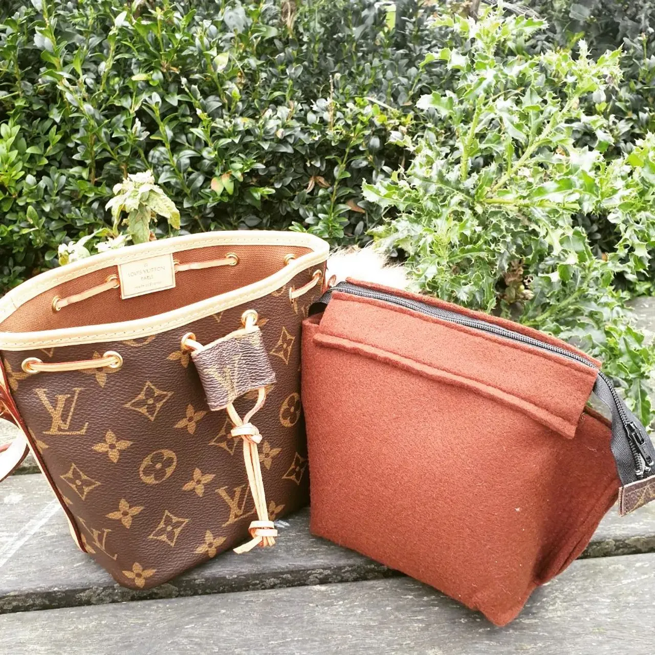 A chilliy stroll while enjoying my Nano Noe. Discontinued sadly, but so cute and comfy. 
❤
I offer a classic liner or a zipped top (pictured). It just that extra security for traveling or being in a busy place. Available for any bag type or size.
❤
It's been a weird month, bags sold and bought,  re assessing my life and the bags I choose.
This one is still here, quietly stealing my heart.

#nanonoe #lvnano #lvnanonoe #lvnanospeedy #nanobag #bagorganizer #bagorganiser #madeinuk #madetoorder #lvmonogram #edinburghblooms #luxurybagheaven