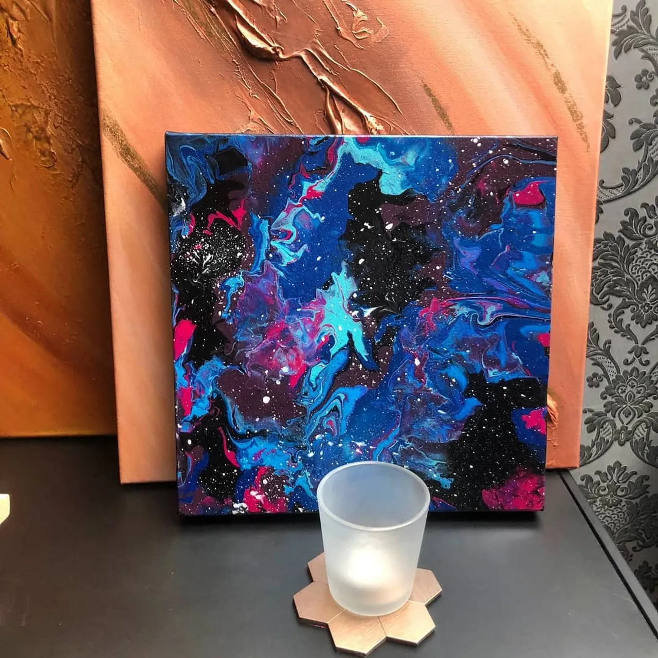 Good light is a thing 👩‍🎨 #galaxy #pouringpaint #acrylicpainting #artistoninstagram #inspiartion #paintingforsale #painting #obrazwylewany #obrazakrylowy #obrazynasprzedaż #kunst #KhanomiArt