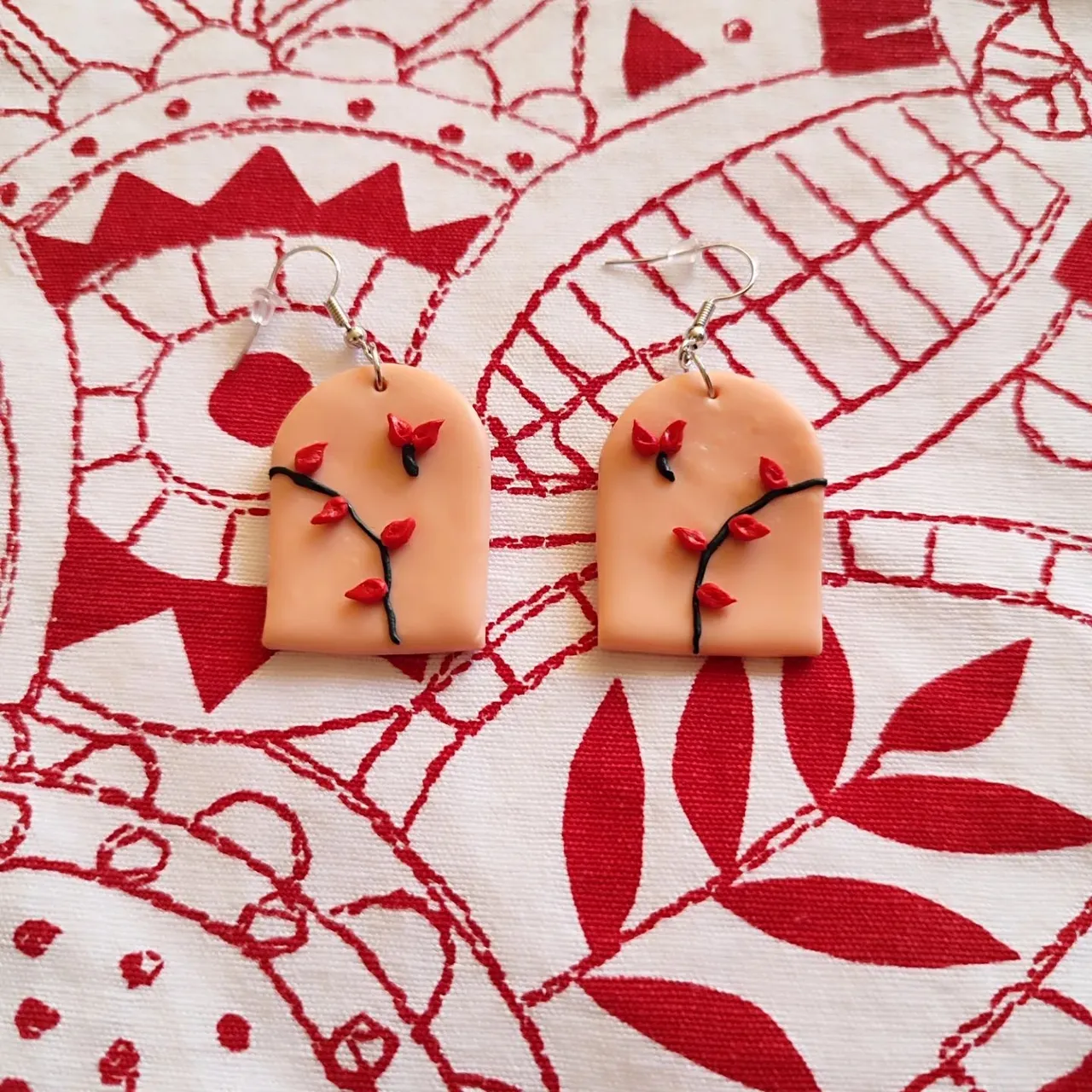 ยกBienvenido otoรฑo! ๐ต๏ธ
.....
Welcome autumn! ๐ต๏ธ
#arcillapolimerica #artesania #artesanal #personalizables #pendientesartesanales #polimerclay #pendientes #earrings #handmadejewelry #handmade #handmadeearrings