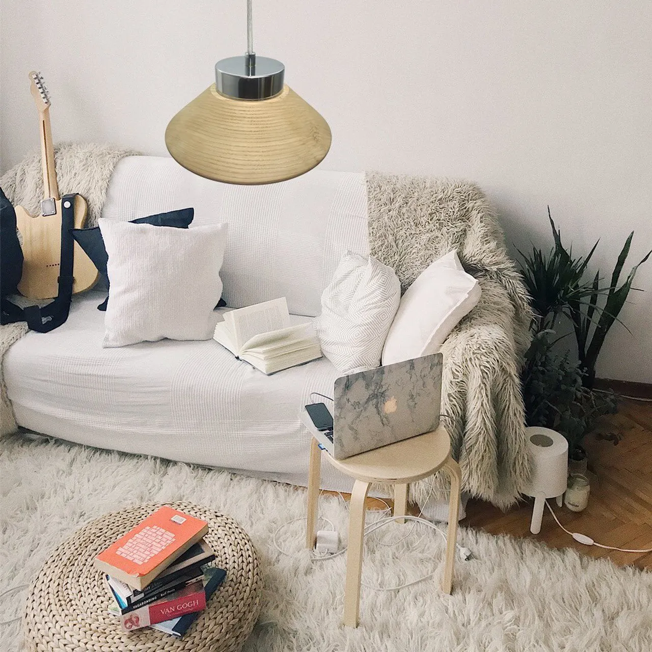 Modern yaşam alanlarınız için şık aydınlatma çözümleri ✨
Stylish lighting solutions for your modern living spaces ✨
Photo credit ➡️ @daria.shevtsova
#aydinlatma #sarkitlamba #ahsap #ahsaptasarim #aydinlatmatasarimi #tasarim #dekorasyon #aydınlatma #sarkıtlamba #ahşap #aydınlatmatasarımı #tasarım #interiordesign #wooddesign #handmade #handmadelighting #tasarım #tasarımfikirleri #evdekorasyonu #içdekorasyon #içdizayn #lighting #pendantlamp #wooden #lamp #decoration #design #etsy #DiversiDesign