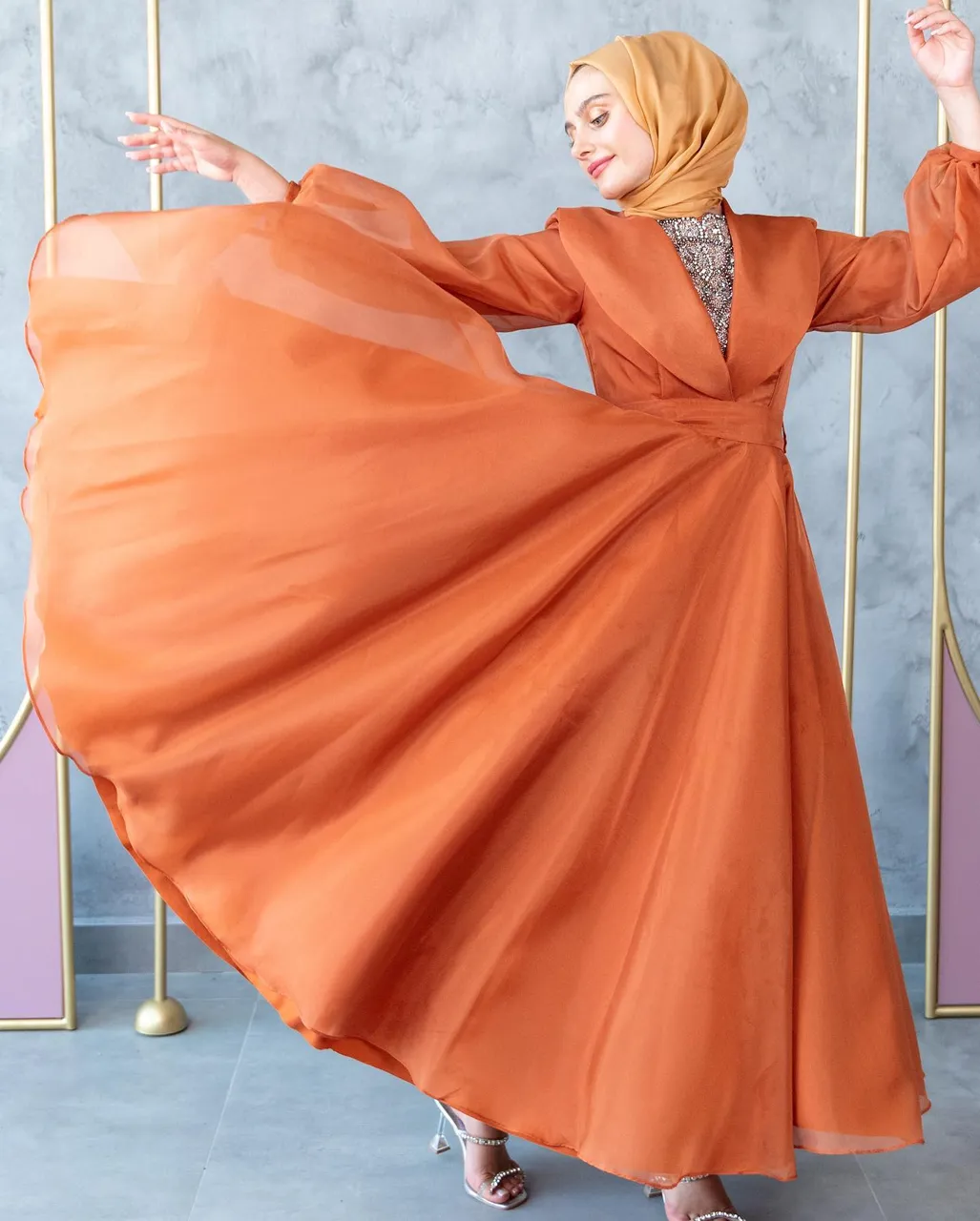 Candy Abiye💕
Organze kumaş uçuşluğunda,taşlı yaka işlemesiyle prenses olmak isteyenlere özel💕
Renk sçenekleri ve detay güzellikleri kaydırmalıda
👉Koşulsuz İade veya Değişim
✈️Ücretsiz & Hızlı Kargo
☎️👉Whatsapp:+90 532 272 57 09
#tesetturabiye #tasarımabiye #weddingdress #muslimweddingdress #muslimwear #hijabwear #tasarımabiye #eventdress #eveningdress#eveningdressmalaysia#sozelbisesi #nişanelbisesi #kesfetteyim#kesfetteyiz