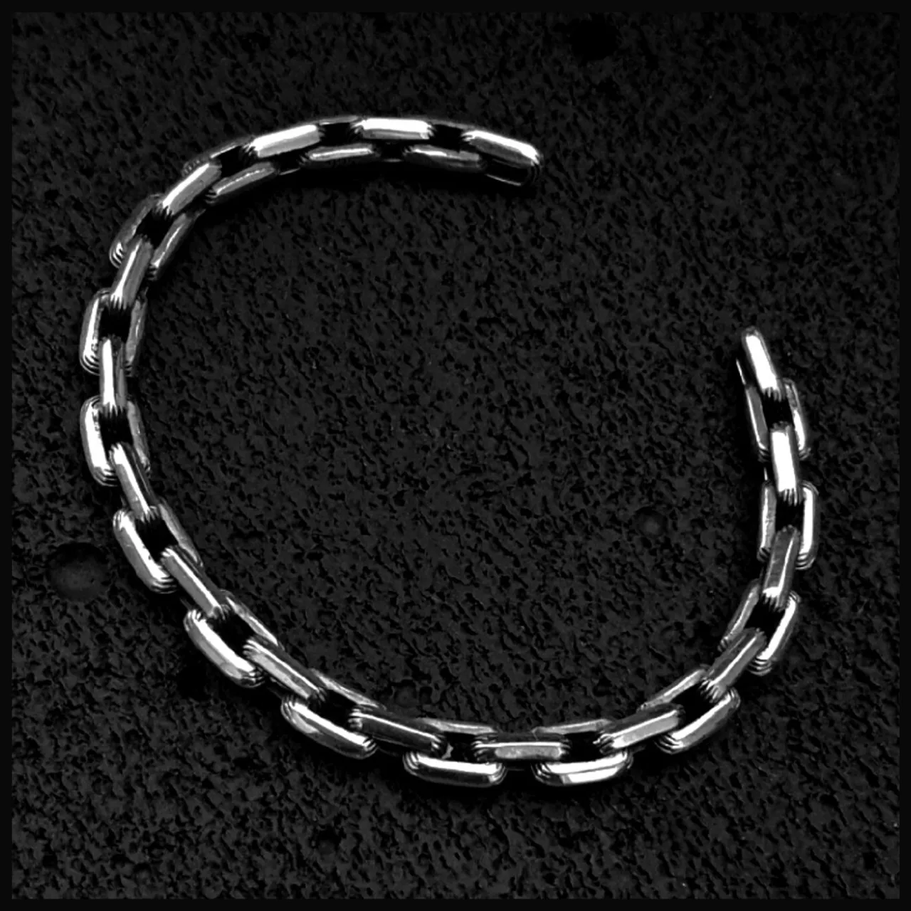 SOLID SILVER CUFF BRACELET
Handmade Natural Gemstone Jewelry

All our design prepares according to your given size with love.

Please visit our #esty shop for order;
https://www.etsy.com/shop/SevenArtJewelry

#silver#silverbracelet#etsy#hematitestone#handmadejewelry#sevenartjewelry#silvercuff#etsysuccess#etsyshop#etsymarket#chainstylecuff#qualityworkmanship#qualitystone#chain#sterlingsilver#solidsilverjewellery#solidsilver