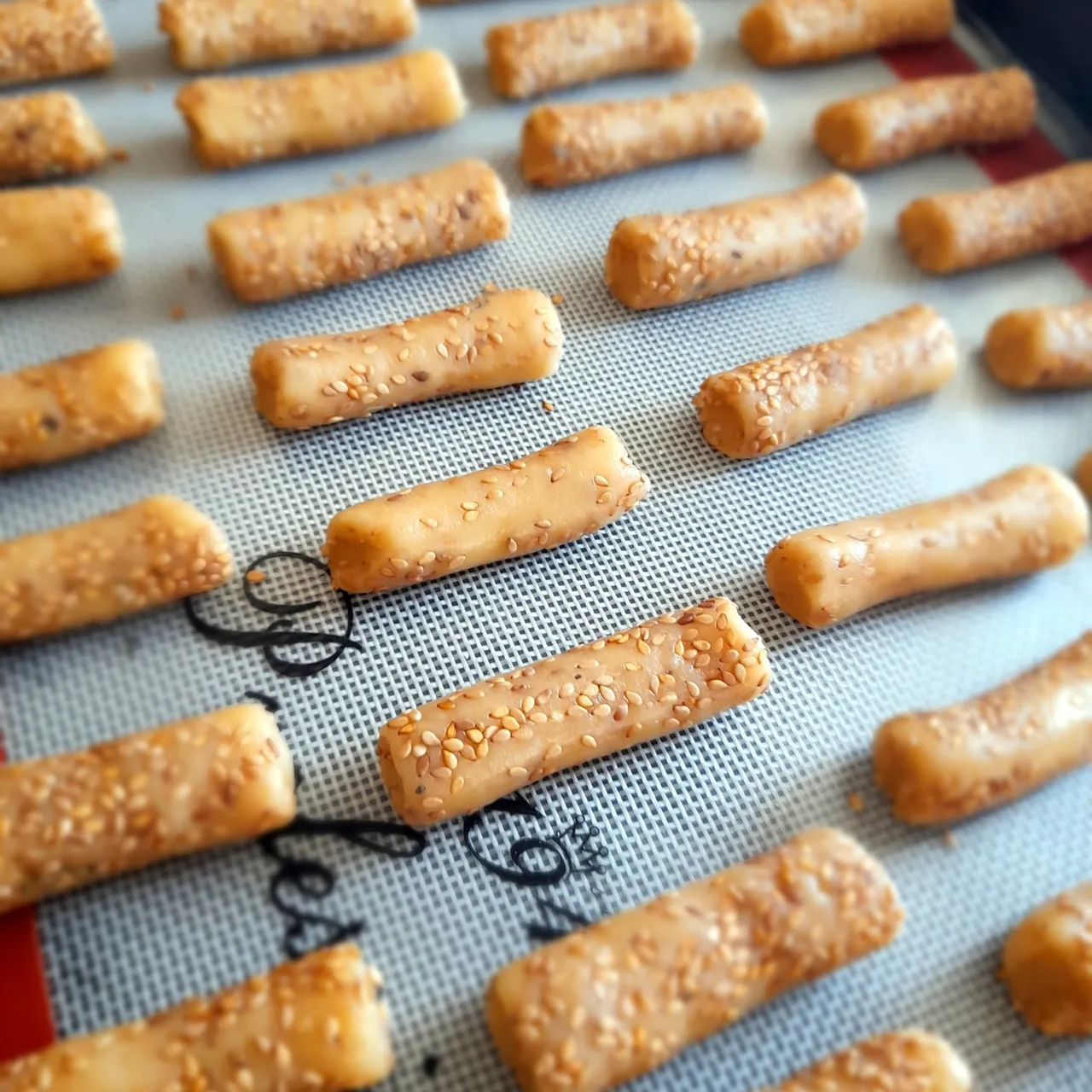 Sesame Finger Cookies | Handmade Sweet Cookies with Sesame

#etsy #etsyshop #etsyseller #etsysellersofinstagram #turkishfood #algerianfood #tunisianfood #maroccansnack #sesamecookies maamoul #stuffedcookies #cookies #christmascookies