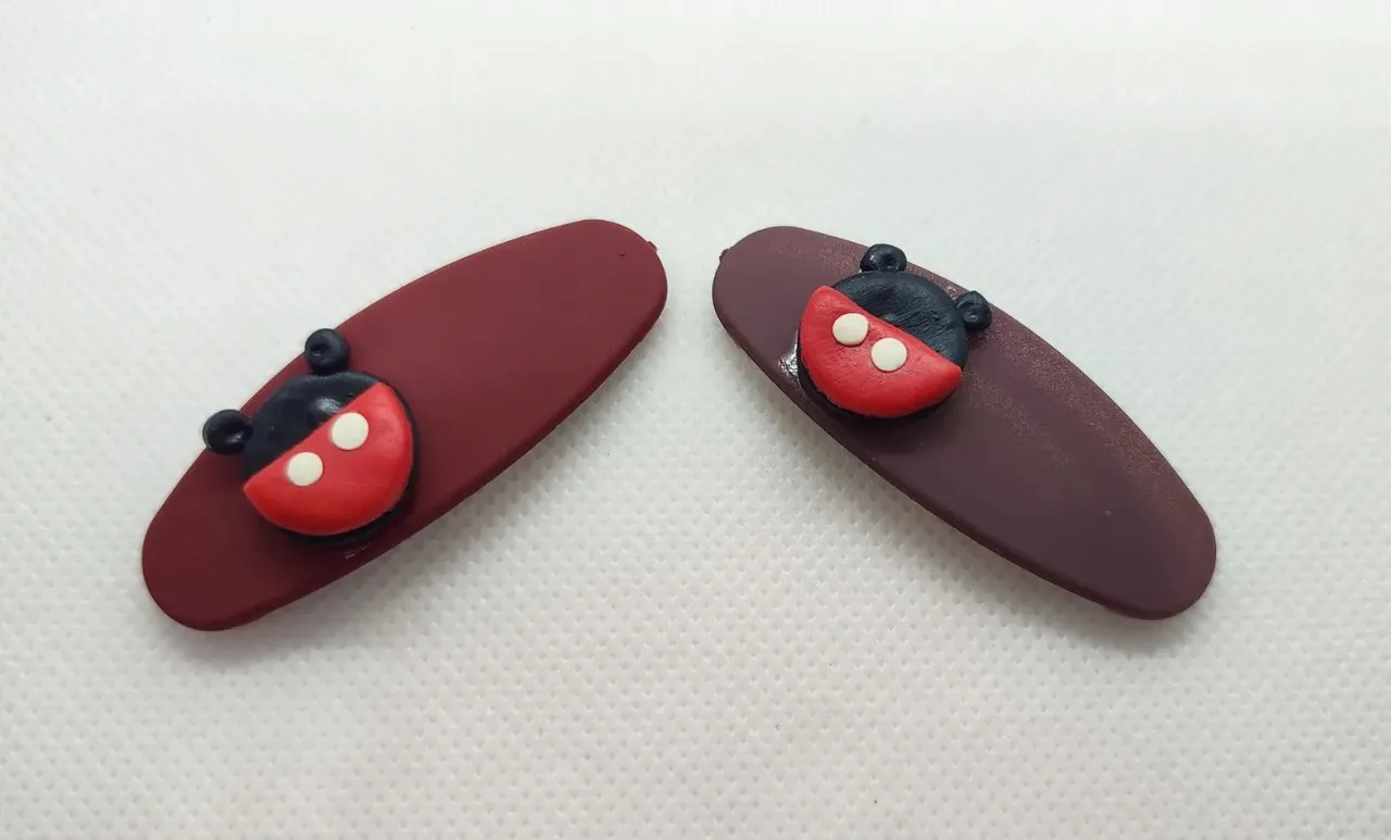 ¡Nuevos productos!!❤️🖤
.......
New products!!❤️🖤
#newproduct #gift #arcillapolimerica #artesania #artesanal #personalizables #horquillas #disney #handmadejewelry #handmade #hairpin #mickeymouse #mickey