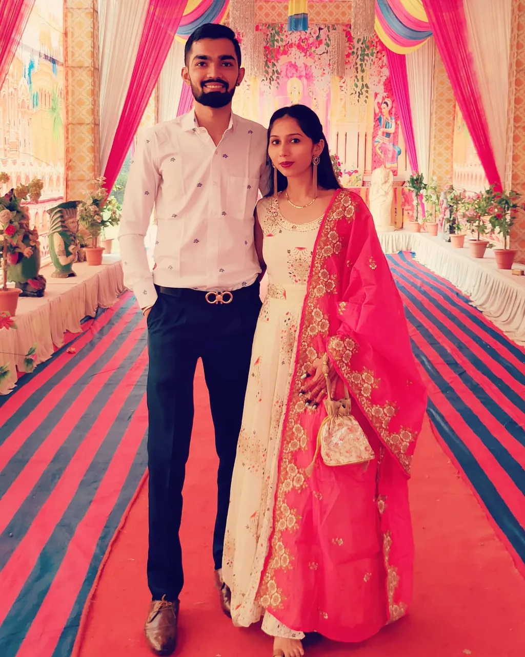 A smile never goes out of style.
#happy #smile #marrigevibes💞  #weddingdress