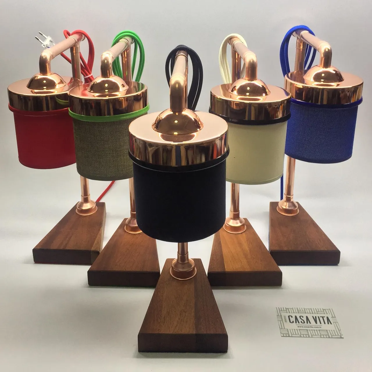 Bakır ve ahşabın mükemmel uyumu. Mağaza detayları bioda. #aydınlatma #aydınlatmatasarımı #aydinlatma #aydinlatmatasarimi #aydınlatmafikirleri #lighting #lightingdesigner #lightingdesign #wooddesign #içdizayn #evdekorasyonu #evdizaynı #dekorasyonfikirleri #tasarım #tasarim #tasarımmobilya #tasarimaydinlatma #interiordesign #lightingdesign #handmade #handmadelighting #DiversiDesign