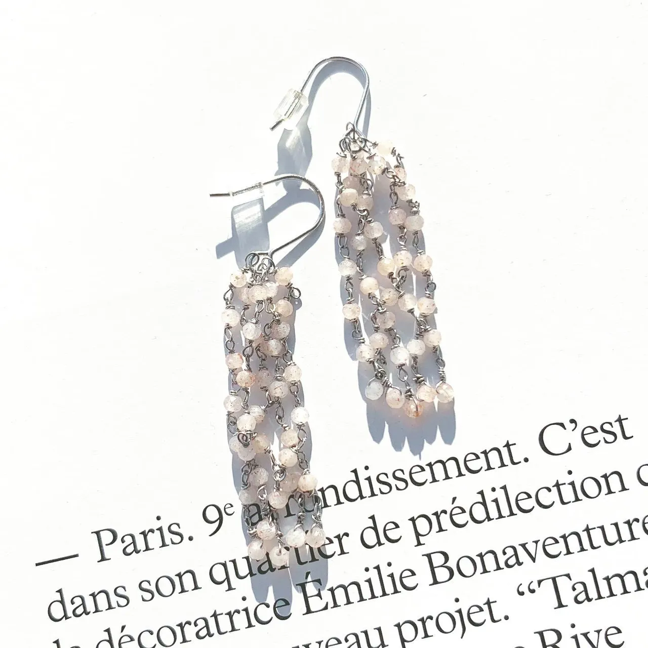 Sunstone
Heliolite
Silver white gold plated
Earrings
I
o
h
c
o
Ë
s
n
i
m
#heliolite #sunstone #earrings #bouclesdoreilles #rose #pink #babypink #saulepleureur #handemade #handmadejewelry #designer