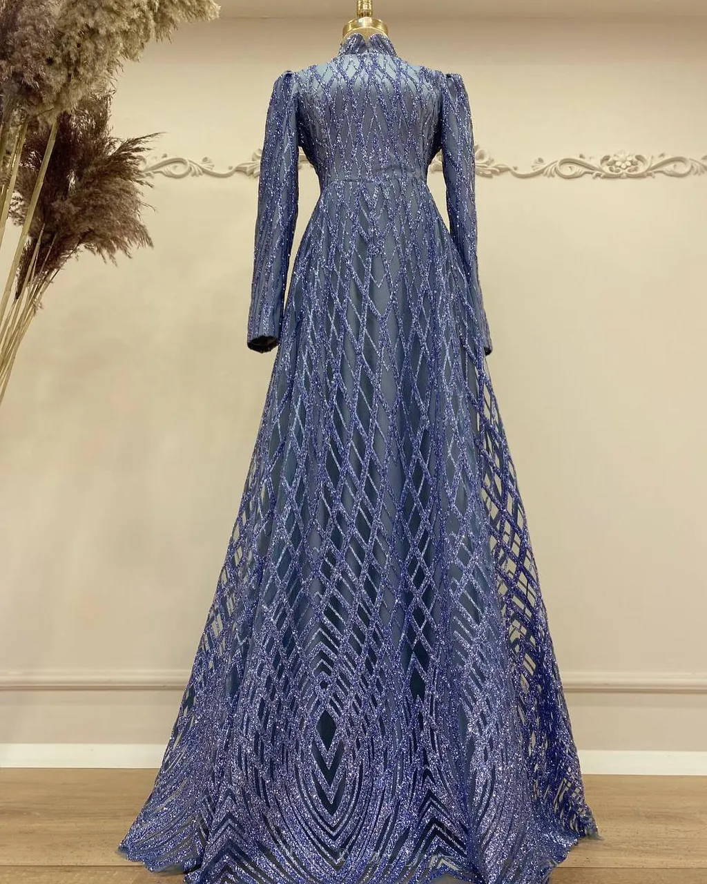 Salkım Abiye - Özel Tasarım 😍
Fiyat: 3000 TL (≈165 €) 💳
İlk alışverişinize özel 150₺ indirim ❤️
38-48 Beden Aralığı 💃
7 renk seçeneği (Sağa Kaydırın) 🌈
Türkiye ve Tüm Dünyaya Hızlı Kargo 🛩
Kredi Kartına Taksit İmkanı

Salkım Hijab Evening Dress😍
Price: 165€ - 164$
38-48 EU Sizes Available
7 Color Option 🌈
Wordwide Express Delivery 🚚 
#tesettürabiyemodelleri #hijabfashion #hijablove #tesetturbutik #tesetturnisanlik #hijab #hijabootd