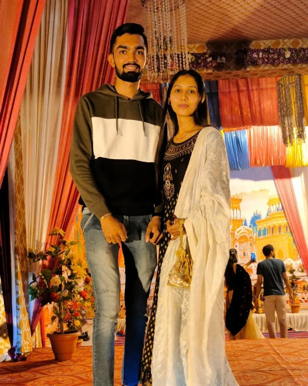 #garbanight #garbaphotography #couplegoals #happy #weddingdress