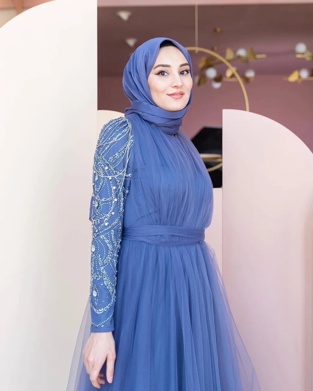 Prenses Abiye💕
Petek tülden harika kol detaylarıyla yeni  tasarım ahunare online ve mağazada💕
#tesetturabiye #weddingdress #weddingown