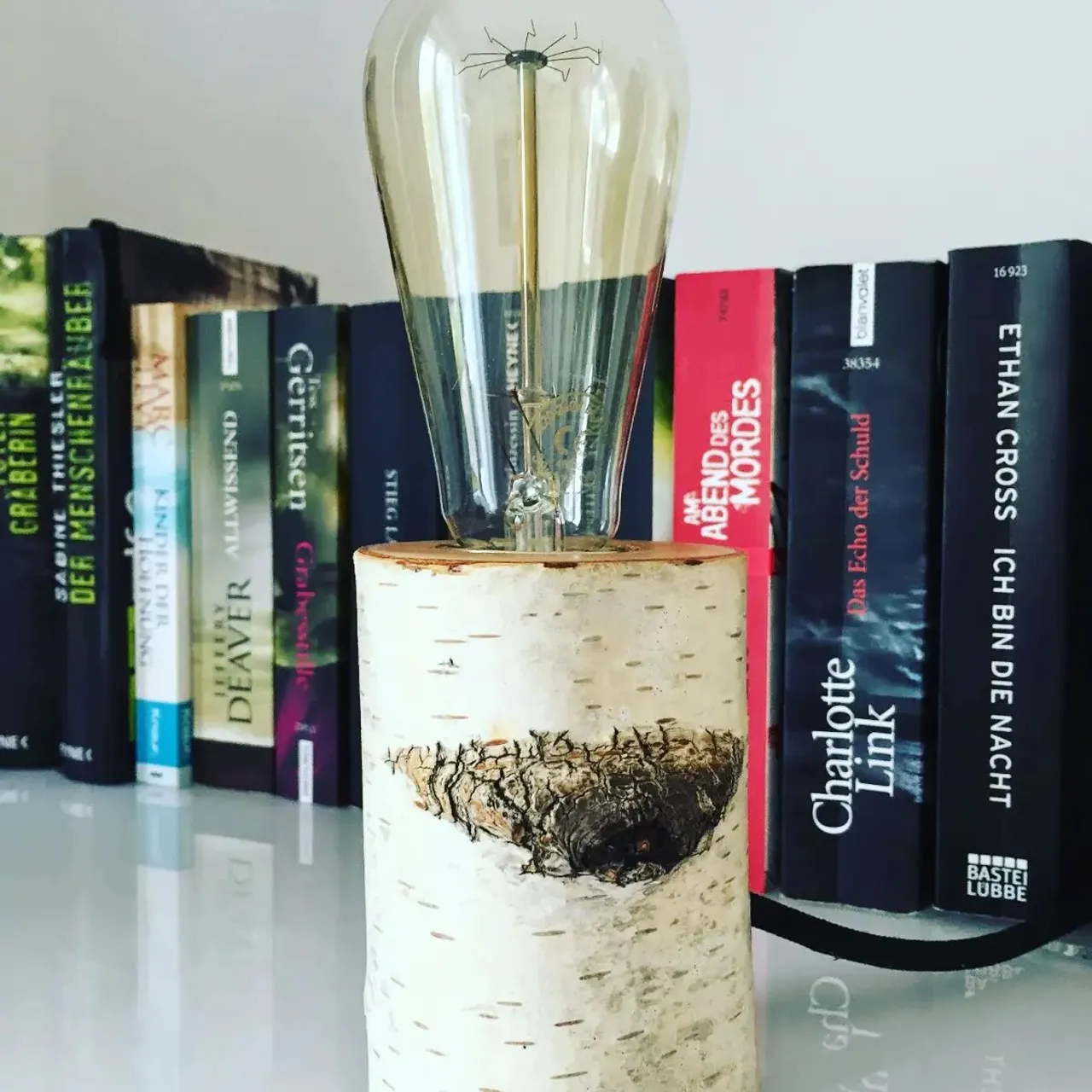 Светильник ручной работы, натуральное дерево, берёза. Покрытие - масло, воск.  Вилка EU, выключатель. Лампа в комплект не входит, возможно добавить при необходимости. 

Для заказа писать в директ или по контрактам в профиле.

------------------------------------------------------------

Handmade lamp, natural wood, birch.  Coating - oil, wax.  EU plug, switch.  The lamp is not included, you can add if necessary.

 To order, write in direct or under contracts in the profile.

#хендмей #деревянный #светильник #ручная #работа #строительство #дизайнинтерьера #дизайн #дом #подарки #бизнес #свет #строительстводомов #сруб #люстра #красота #деревянныйдом #ночник #moscow #подарок #лофт #irkutsk  #строительствозагородныхдомов #торшер
---
#handmade #wood #lamp #london #art #etsy