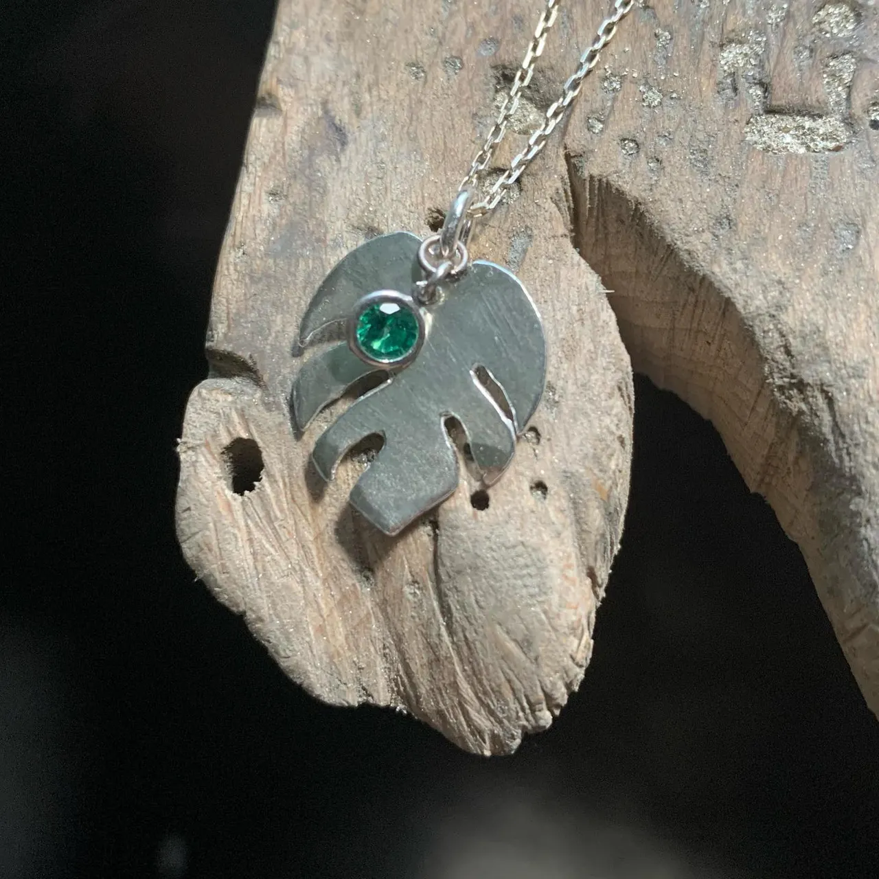 #핸드메이드주얼리 #오더메이드주얼리 #금속공예 #금속공예가 #디자이너주얼리  #갤러리 #주얼리선물 #핸드메이드 #천연석주얼리 #진주