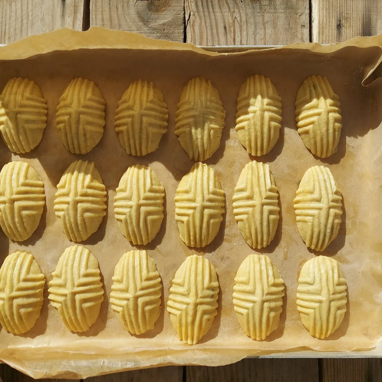 20 Pcs Maamoul Pistachio | Handmade Sweet Stuffed Cookies with Semolina and Pistachio, Gift Cookies, Christmas Cookies, Ramadan Aid Cookies

#etsy #etsyshop #etsyseller #etsysellersofinstagram #homemade #turkishfood #algerianfood #tunisianfood #maroccansnack #maamoul #stuffedcookies #cookies #christmascookies