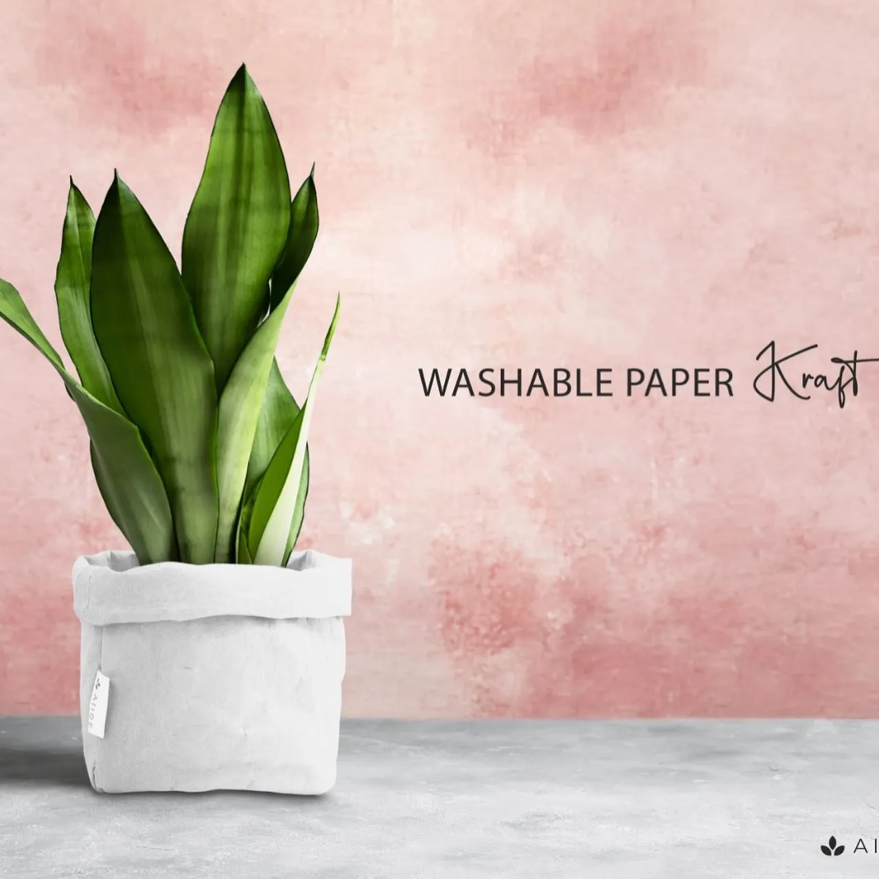 Les presentamos los 2 nuevos colores de nuestras cestas de papel kraft lavables! Teníamos en la cabeza la idea de que el color negro y el blanco podrían quedar muy bien con plantas, pero lo dejamos a vuestro criterio. Qué les parece? Aiire Co.  #aiire #cubremacetas #macetasoriginales #macetasdecoradas #maceterosoriginales #maceterosdecorativos #centrosdemesa  #decoracionbaños #decoracióndeinteriores