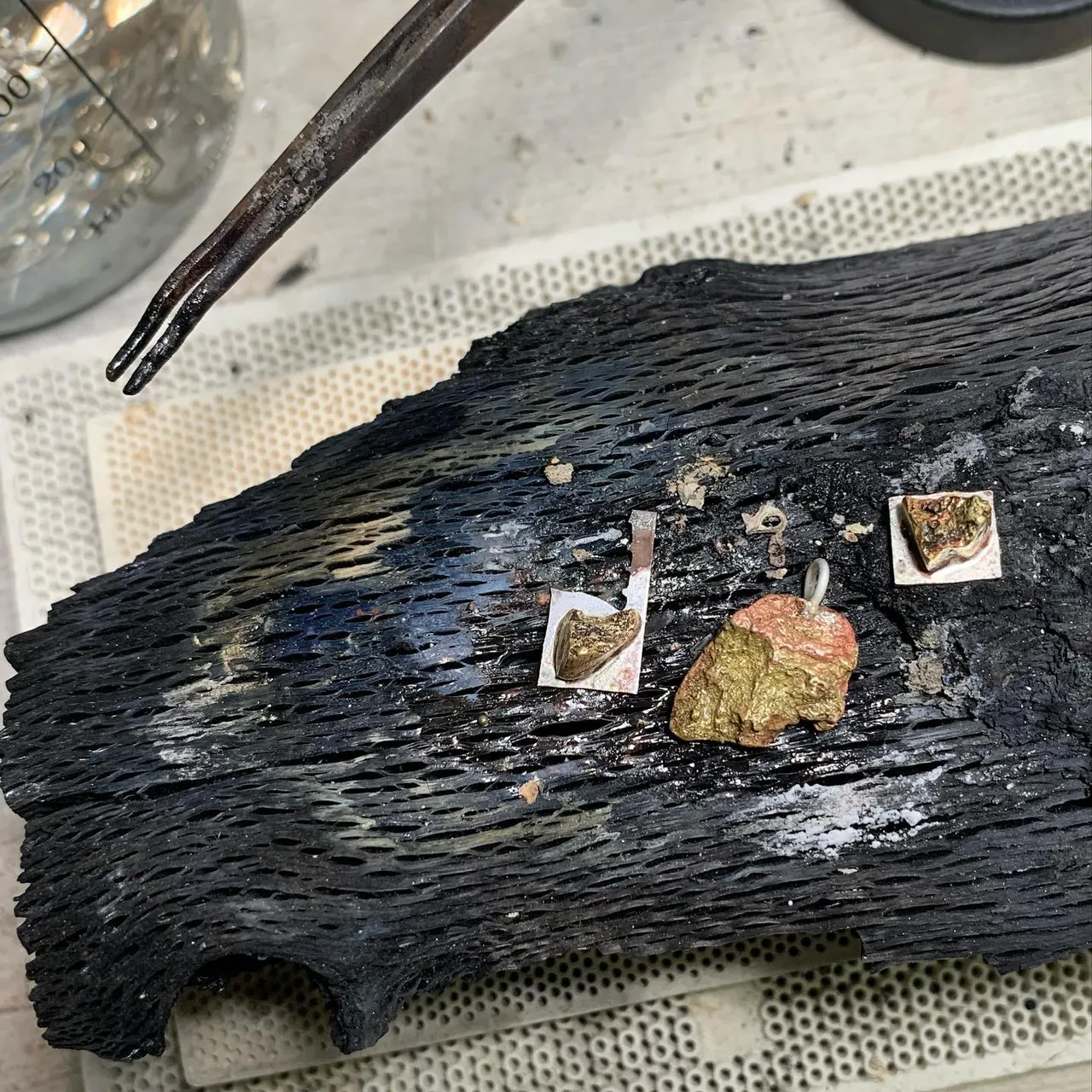 작업실 
#atelier #iohcoesnim_atelier

#핸드메이드주얼리 #오더메이드주얼리 #금속공예 #금속공예가 #디자이너주얼리  #갤러리 #주얼리선물 #핸드메이드 #실버주얼리 #금빛